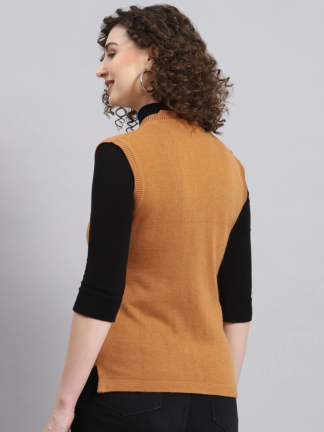 Women Brown Solid V Neck Sleeveless Cardigan - Image 4