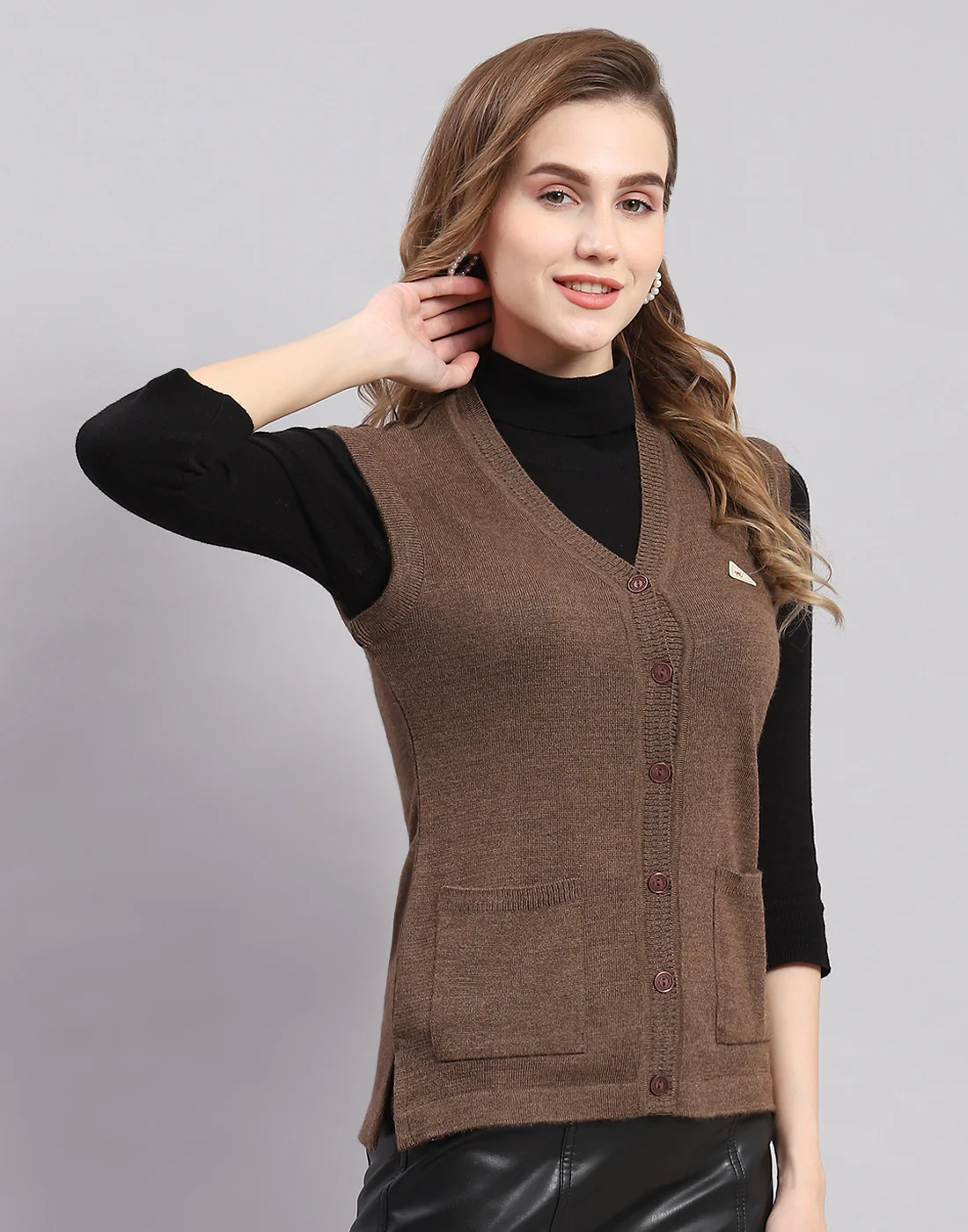 Women Brown Solid V Neck Sleeveless Cardigan - Image 4