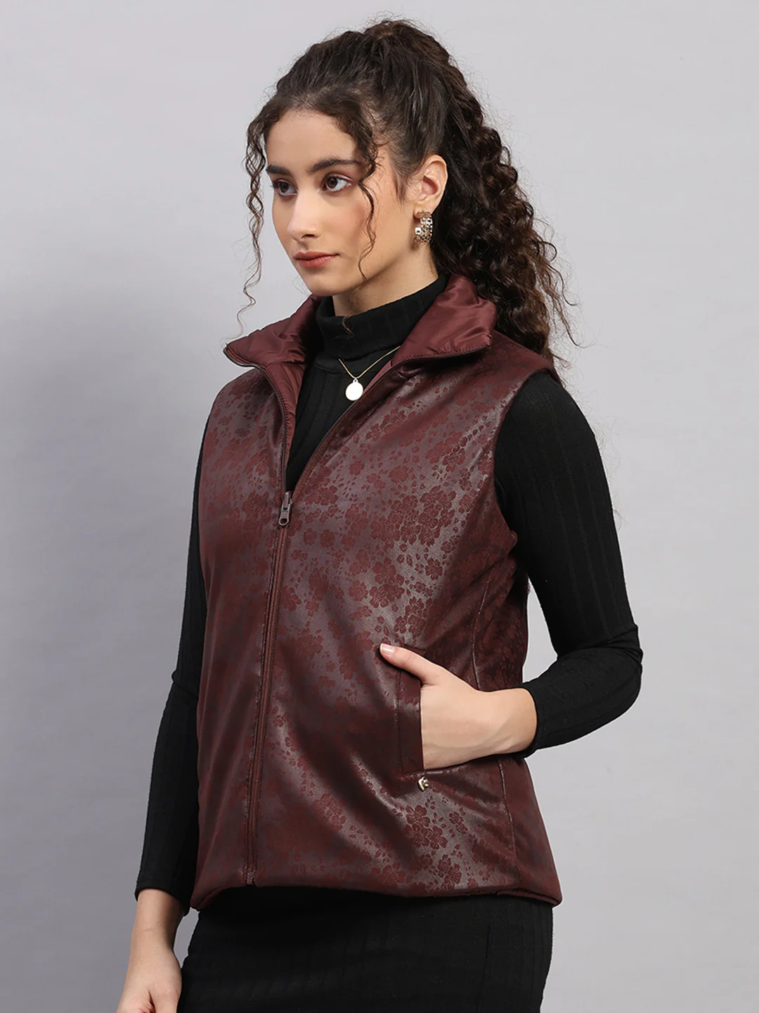 Women Burgundy Solid Collar Sleeveless Jacket - Image 8