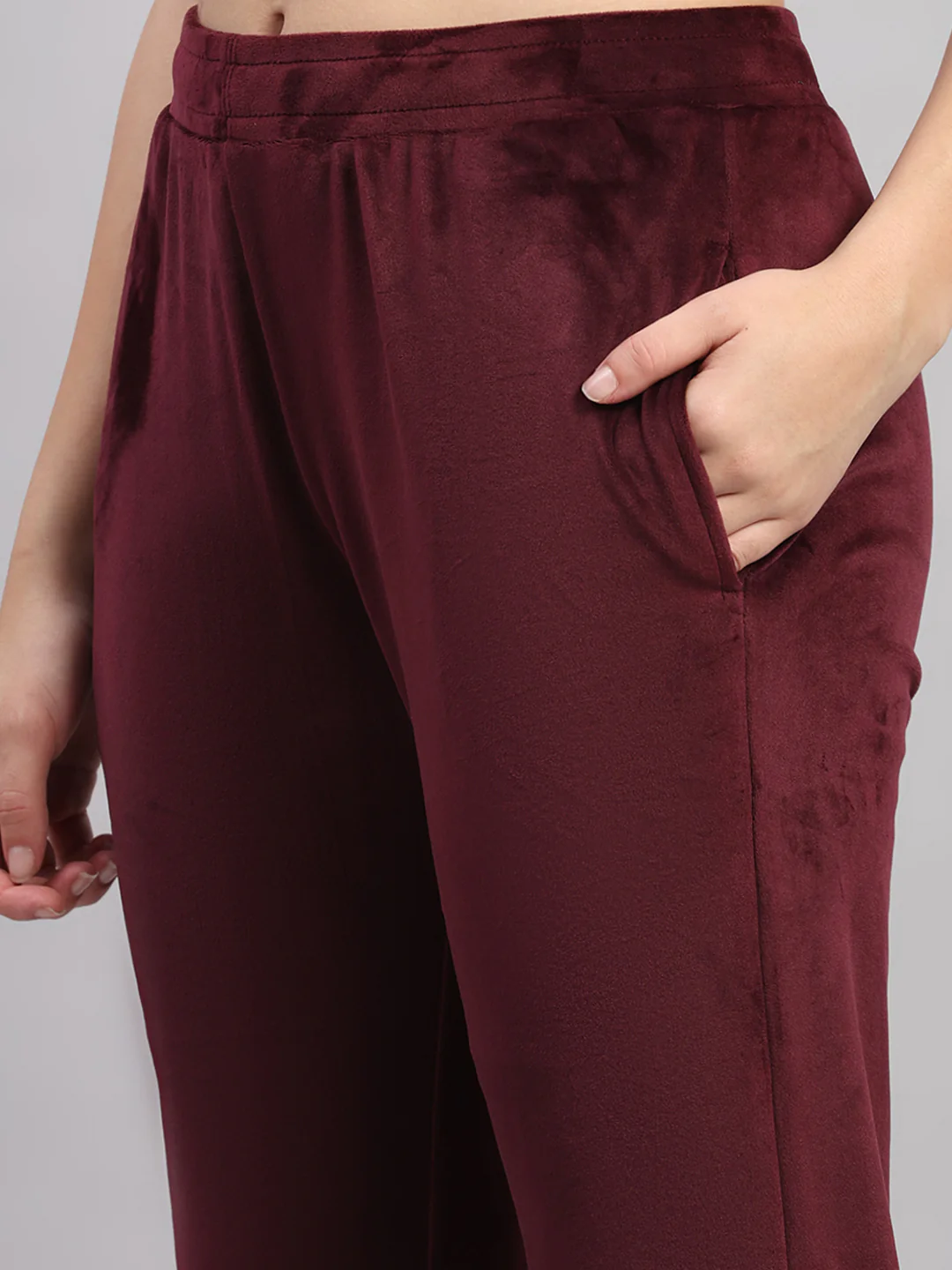 Women Burgundy Solid Hooded Full Sleeve Winter Tracksuit - Image 9