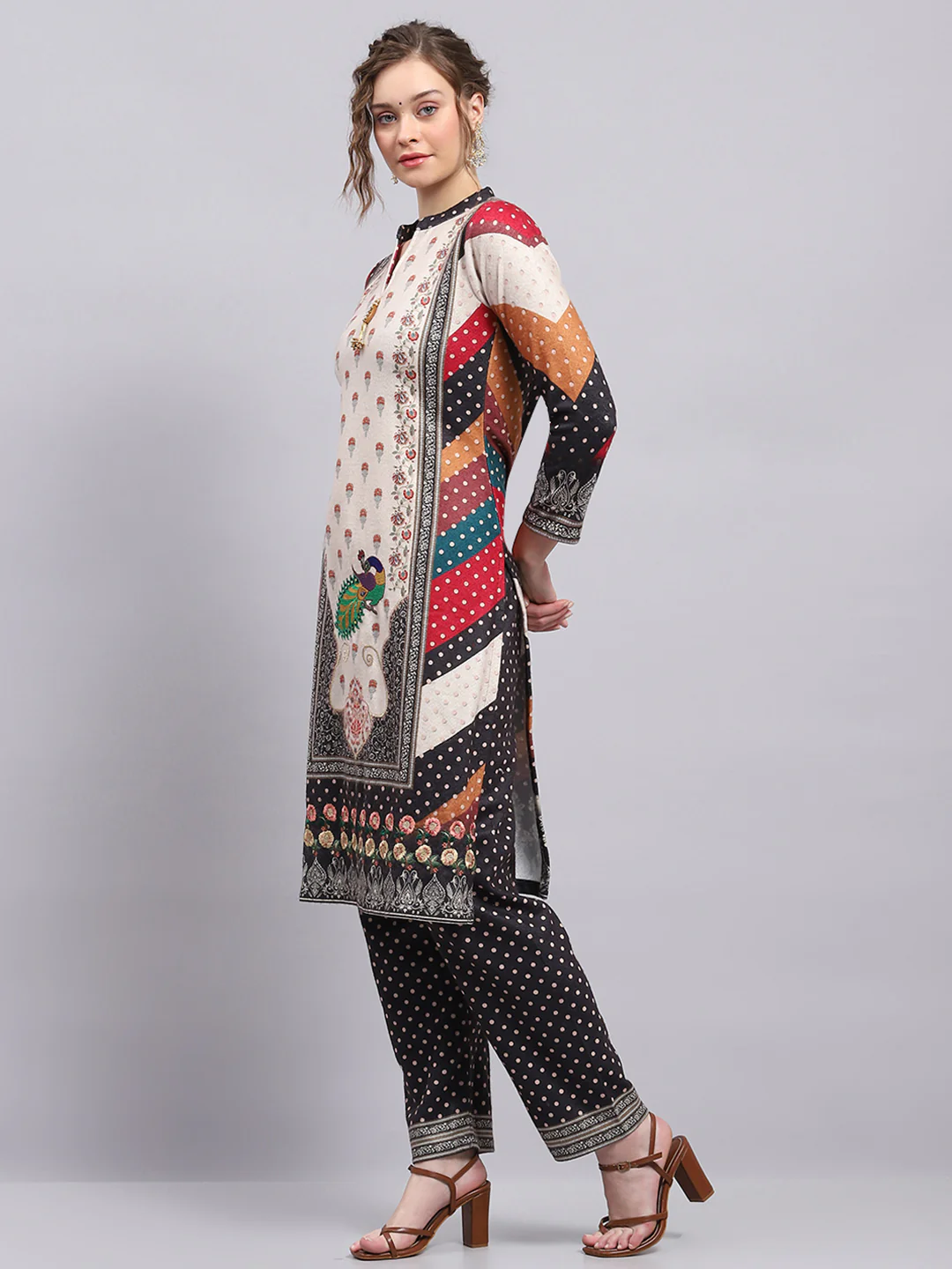 Women Cream Printed Round Neck 3/4th Sleeve Kurti Set for Winter - Image 4