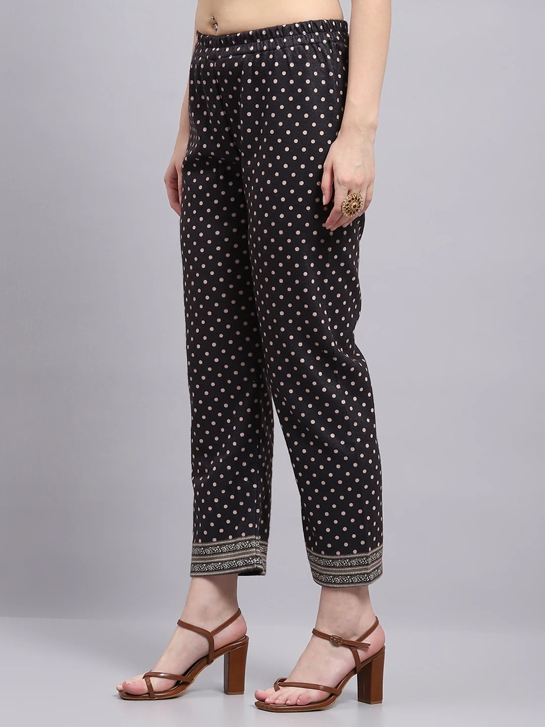 Women Cream Printed Round Neck 3/4th Sleeve Kurti Set for Winter - Image 7