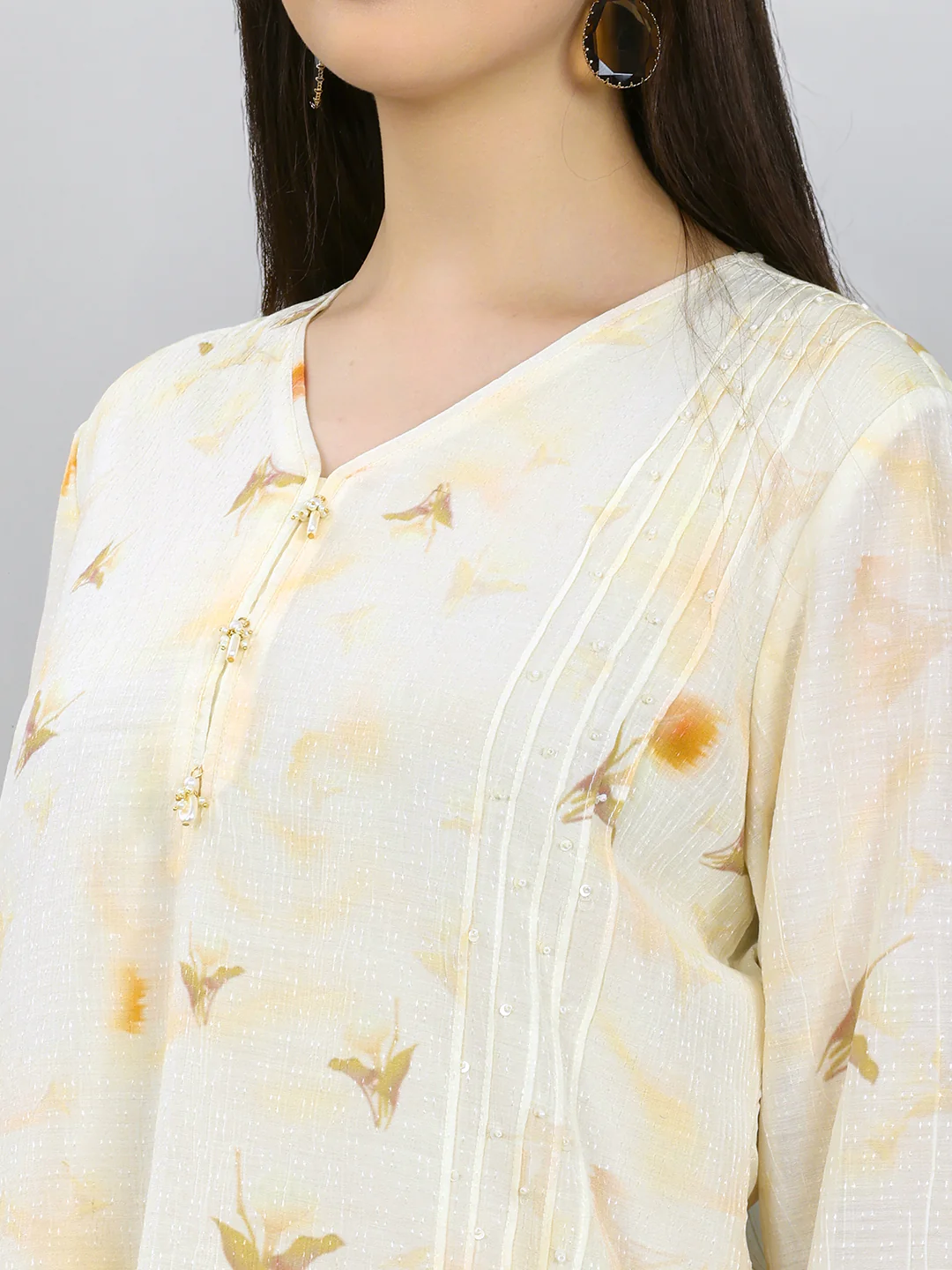 Women Cream Printed V Neck 3/4th Sleeve Kurti - Image 5