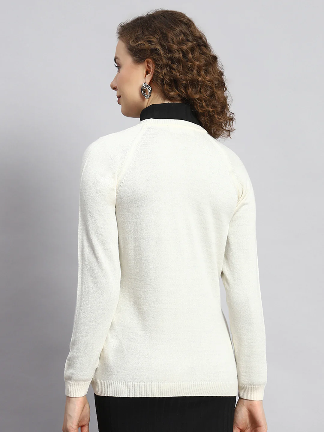 Women Cream Solid Cardigan - Image 5