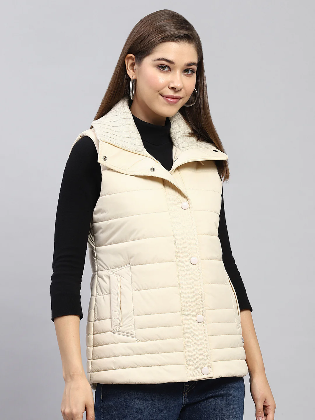 Women Cream Solid Collar Sleeveless Jacket - Image 4