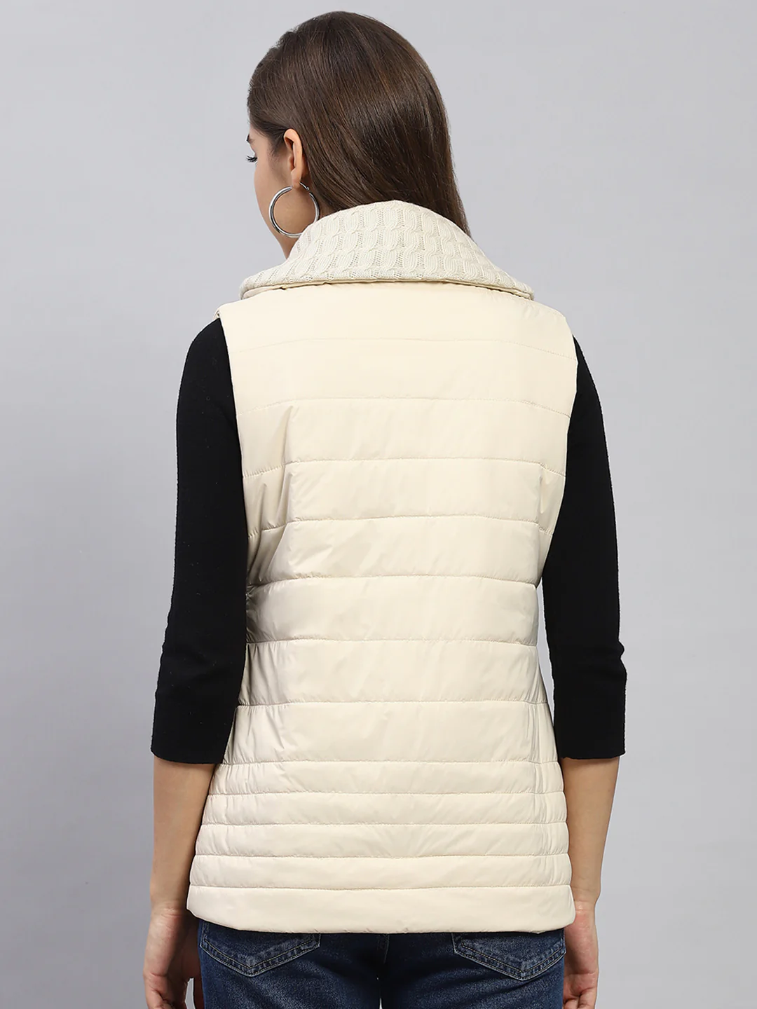 Women Cream Solid Collar Sleeveless Jacket - Image 5