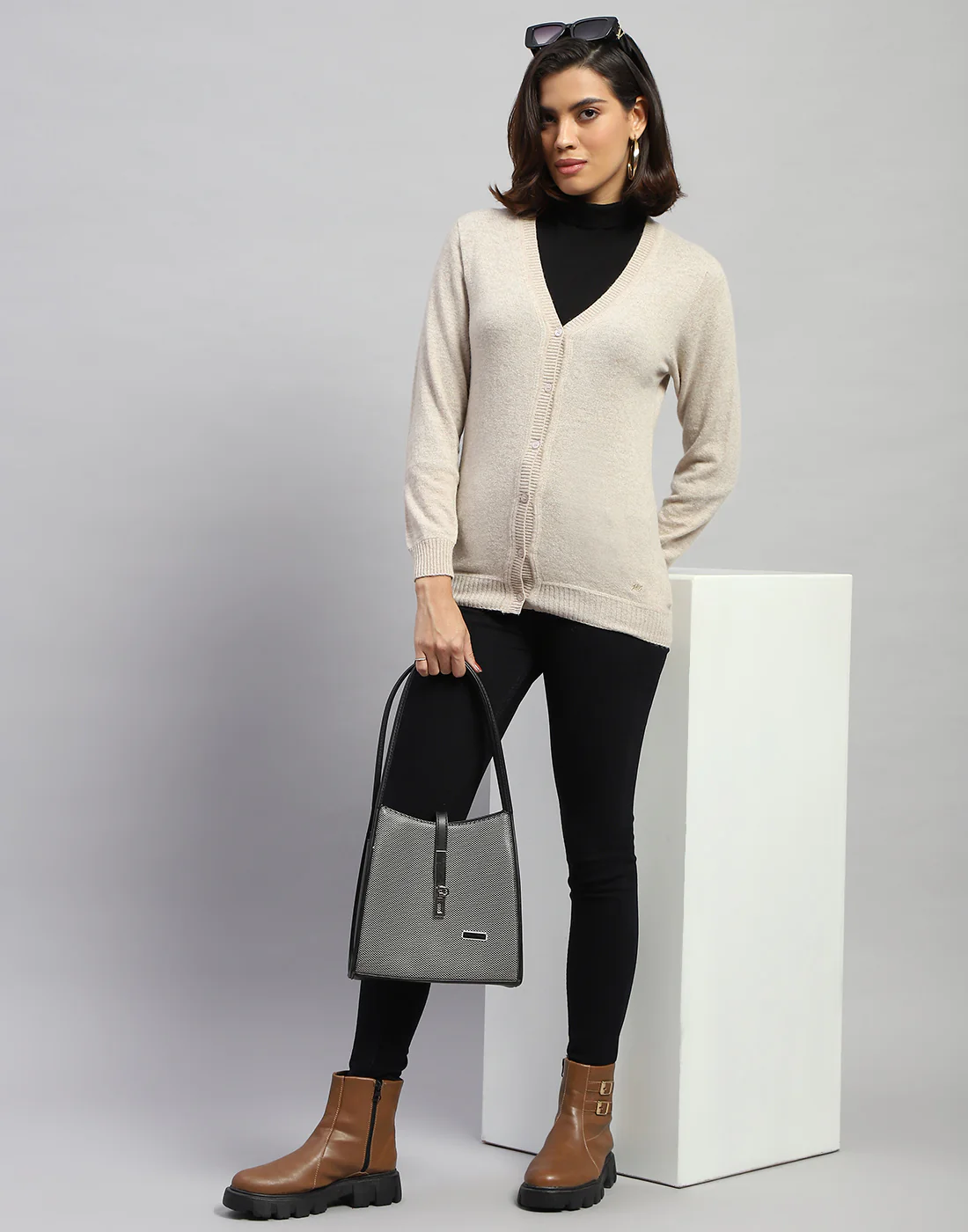 Women Cream Solid V Neck Full Sleeve Cardigan - Image 2