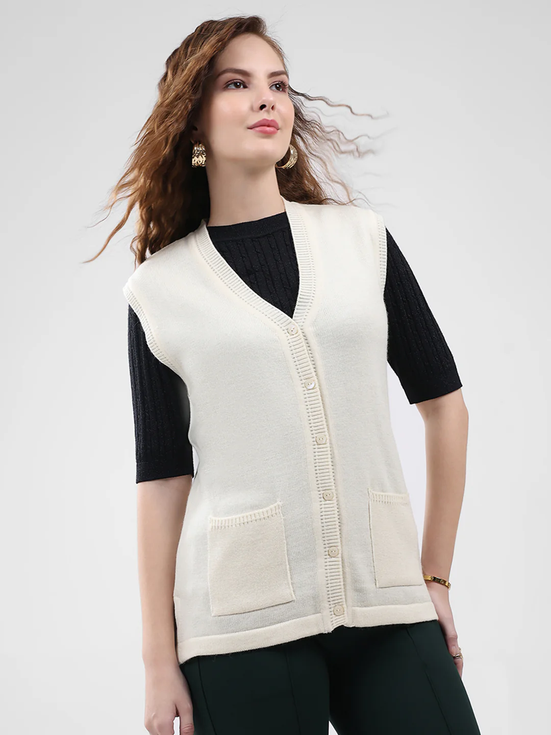 Women Cream Solid V Neck Sleeveless Cardigan - Image 4