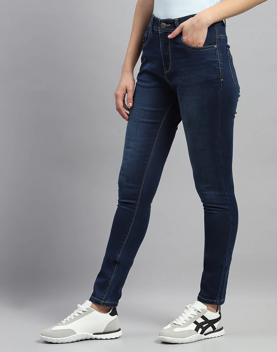Women Dark Blue Light Wash Slim Fit Denim - Image 3