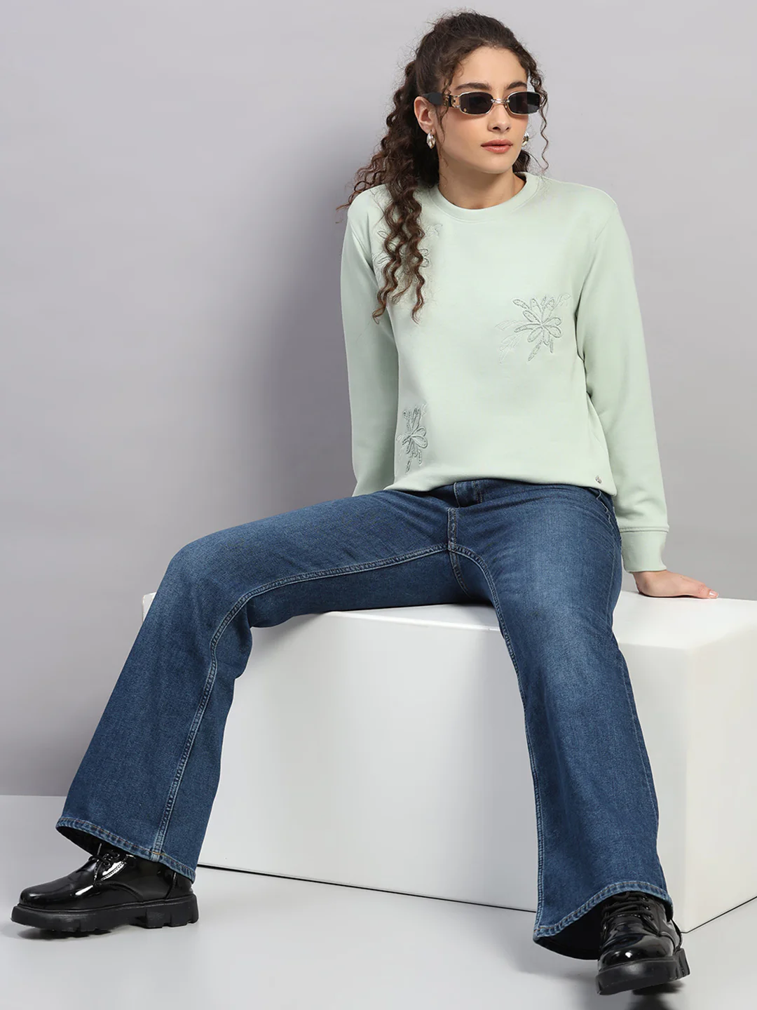 Women Green Embroidered Round Neck Full Sleeve Sweatshirt - Image 2