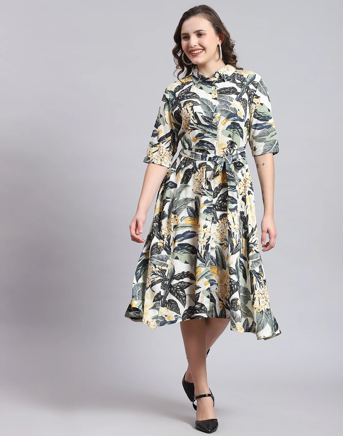 Women Green Printed Front Open Short Sleeve Dress - Image 2