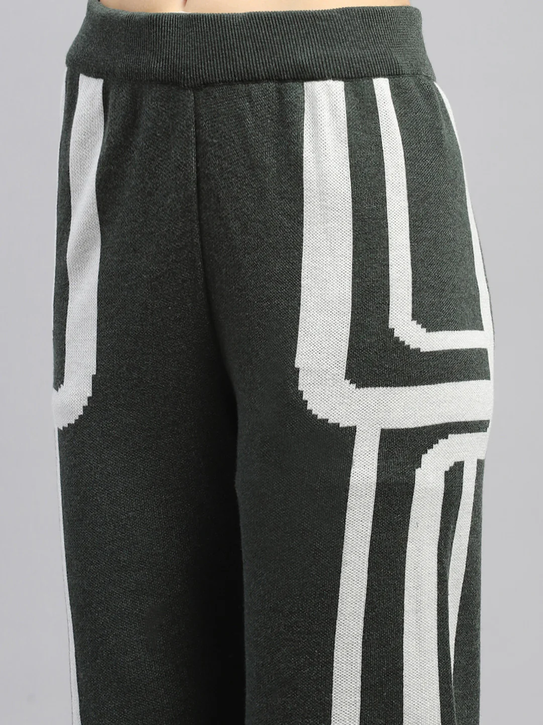 Women Green Printed Round Neck Full Sleeve Cords Set - Image 7