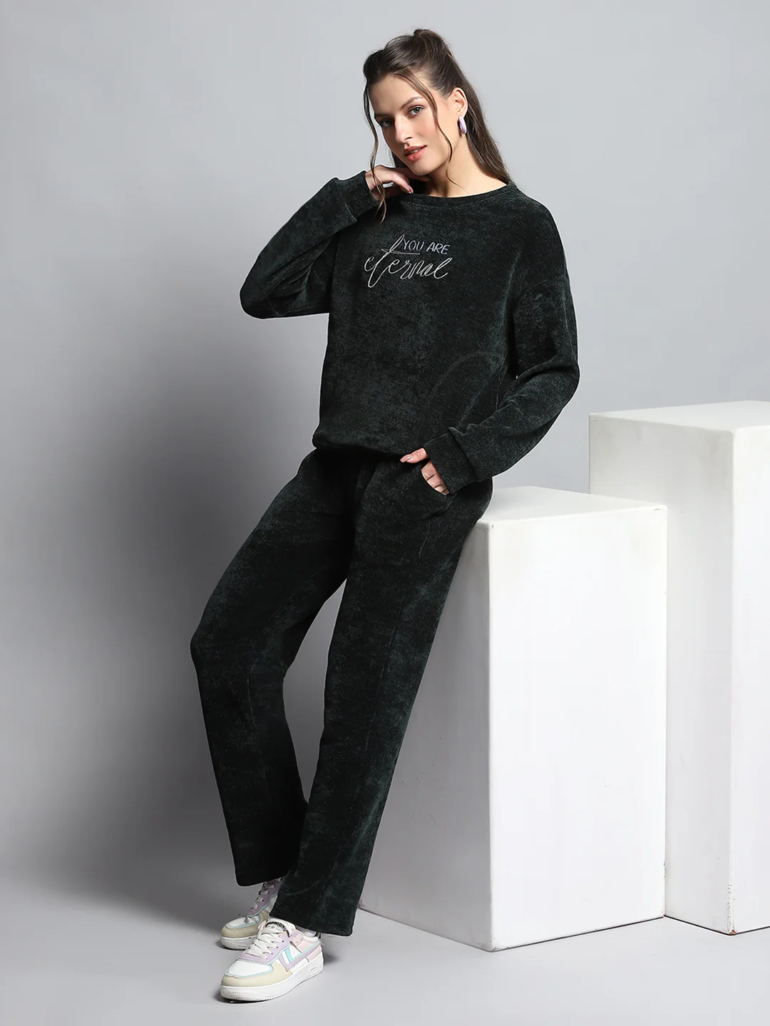 Women Green Printed Round Neck Full Sleeve Cords Set - Image 2