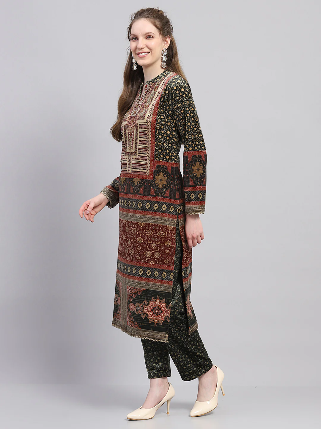 Women Green Printed Round Neck Full Sleeve Kurti Set for Winter - Image 4