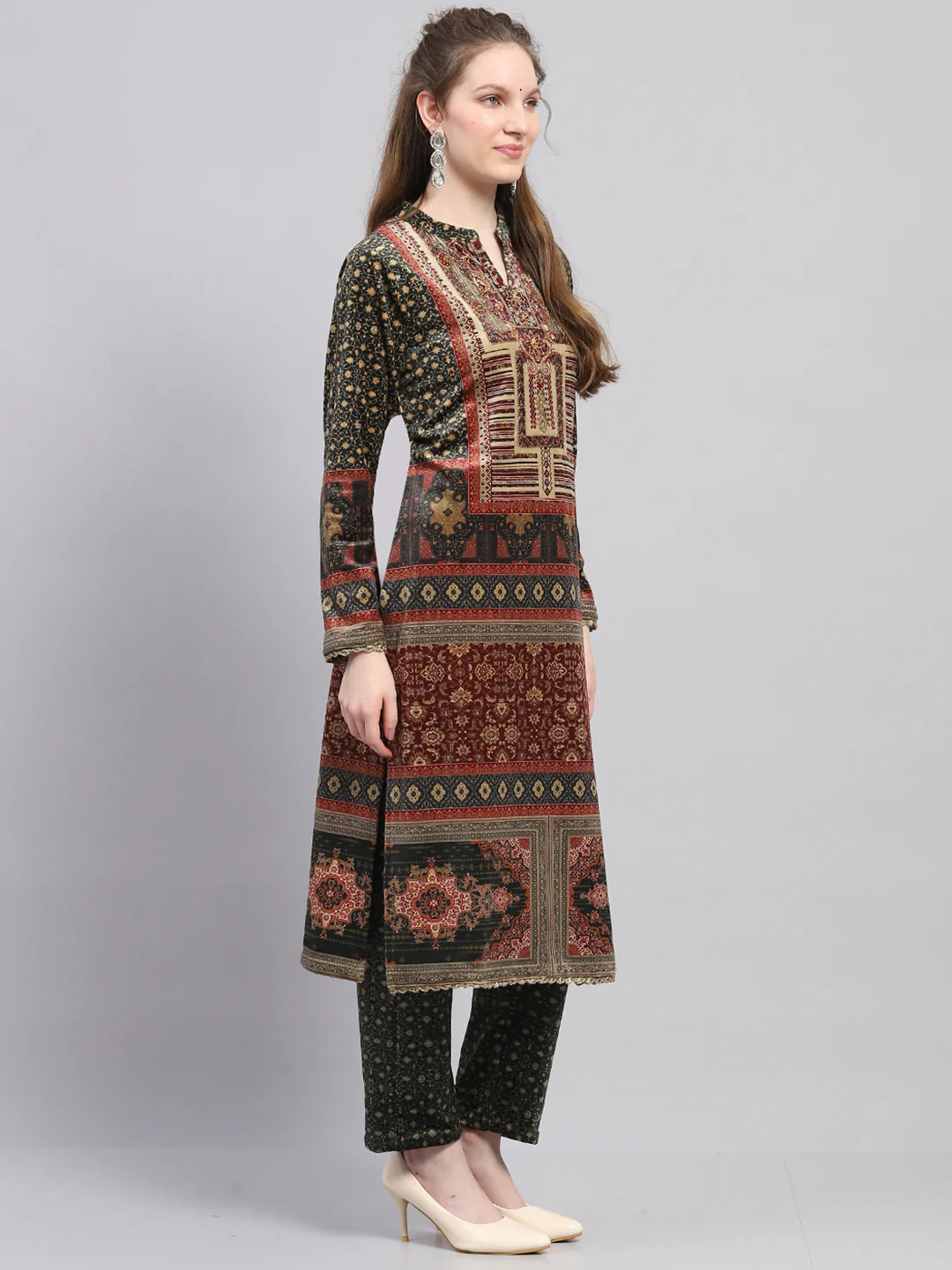 Women Green Printed Round Neck Full Sleeve Kurti Set for Winter - Image 5