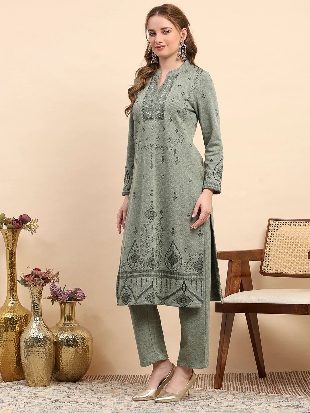 Women Green Printed Round Neck Full Sleeve Kurti Set for Winter - Image 3