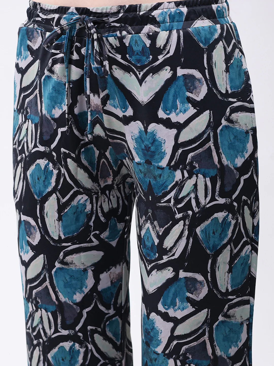 Women Green Printed Round Neck Full Sleeve Lower Set - Image 8