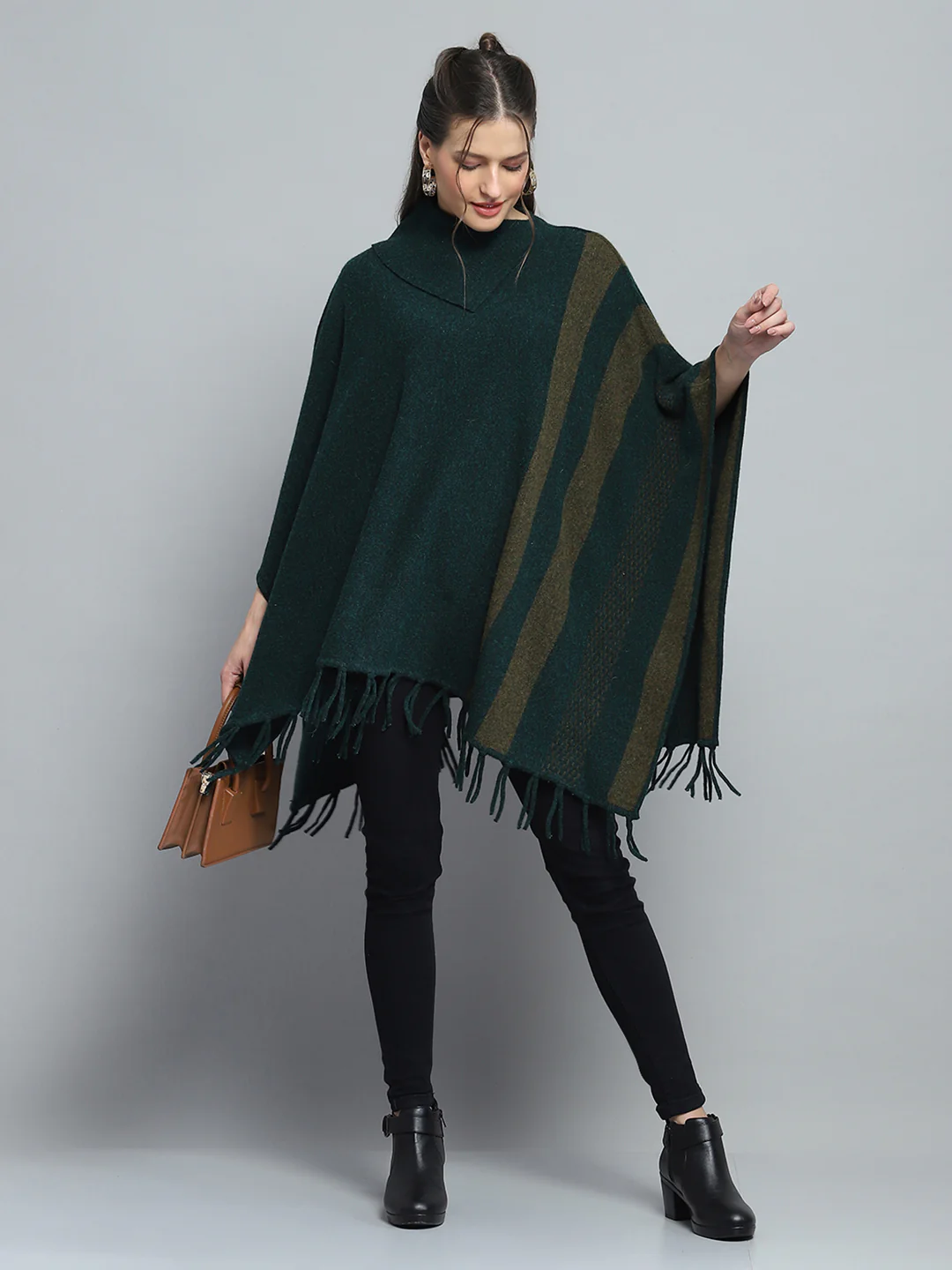 Women Green Self Design Poncho - Image 2