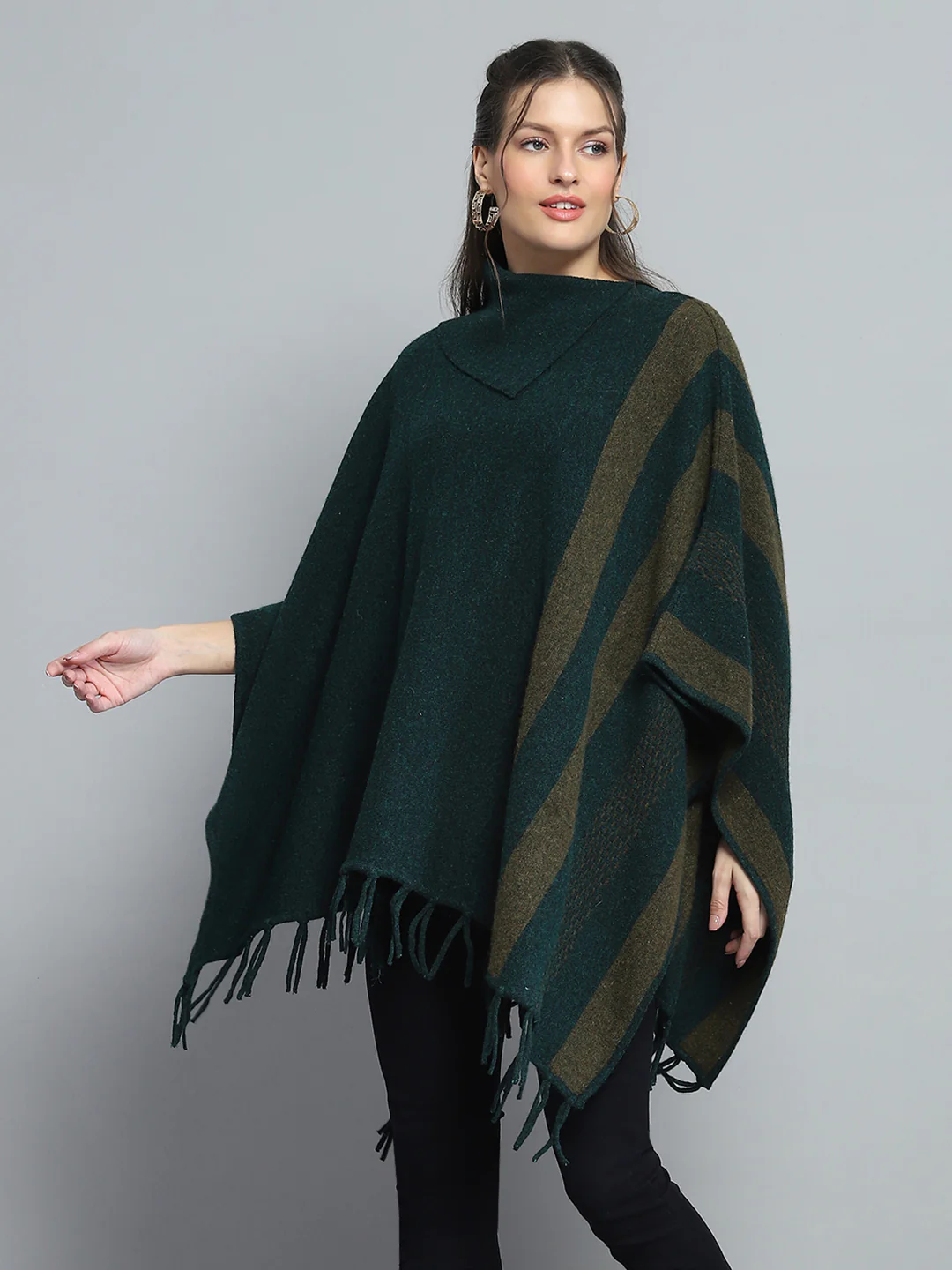 Women Green Self Design Poncho - Image 3