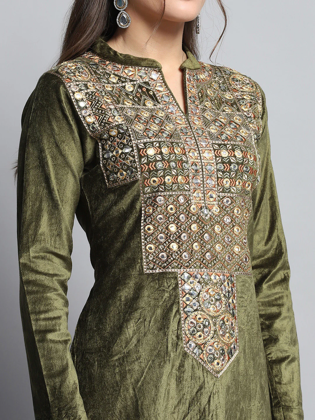 Women Green Self Design Round Neck Full Sleeve Kurti Set for Winter - Image 6