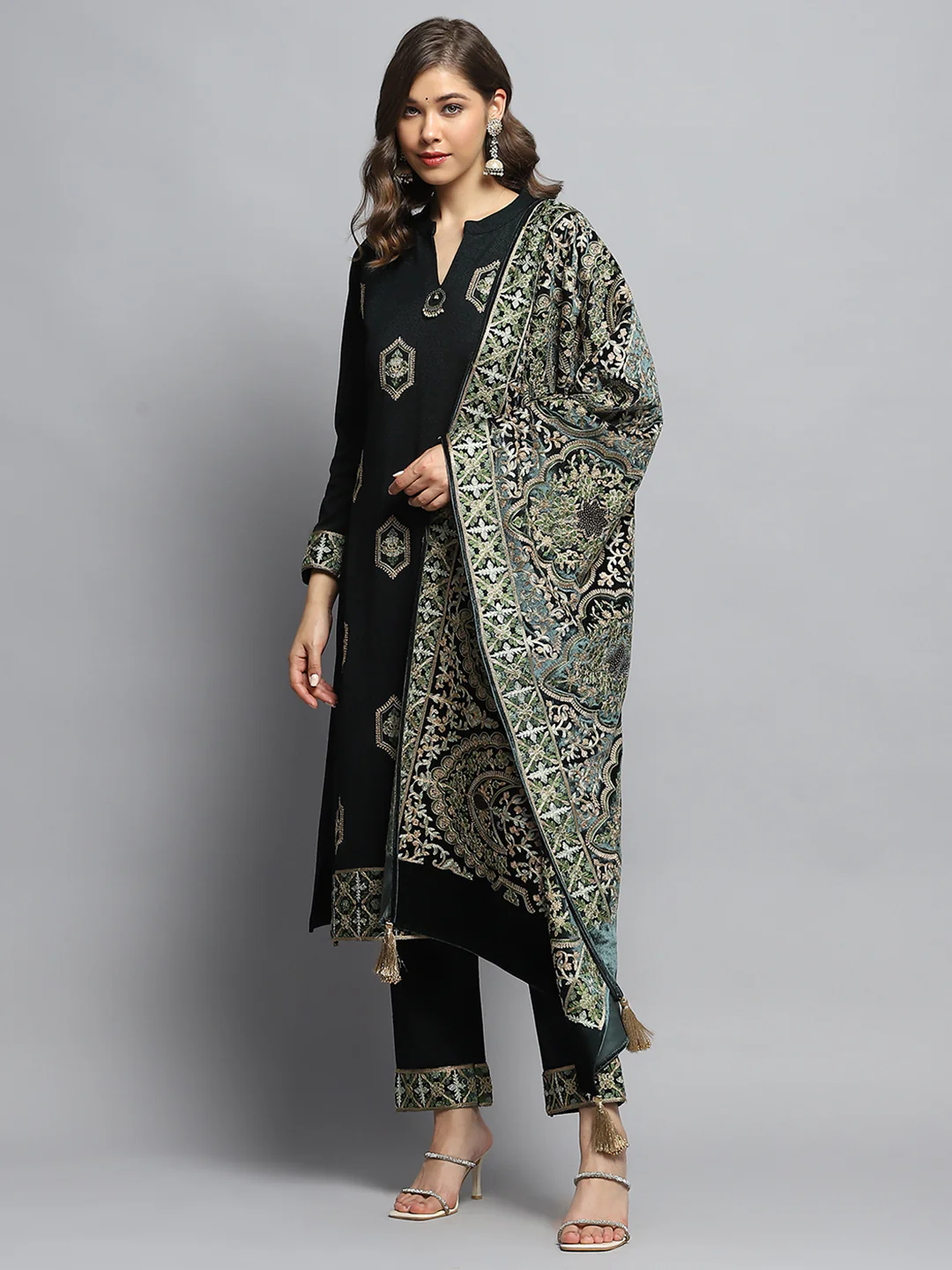 Women Green Self Design Round Neck Full Sleeve Kurti Set & Stole - Image 3