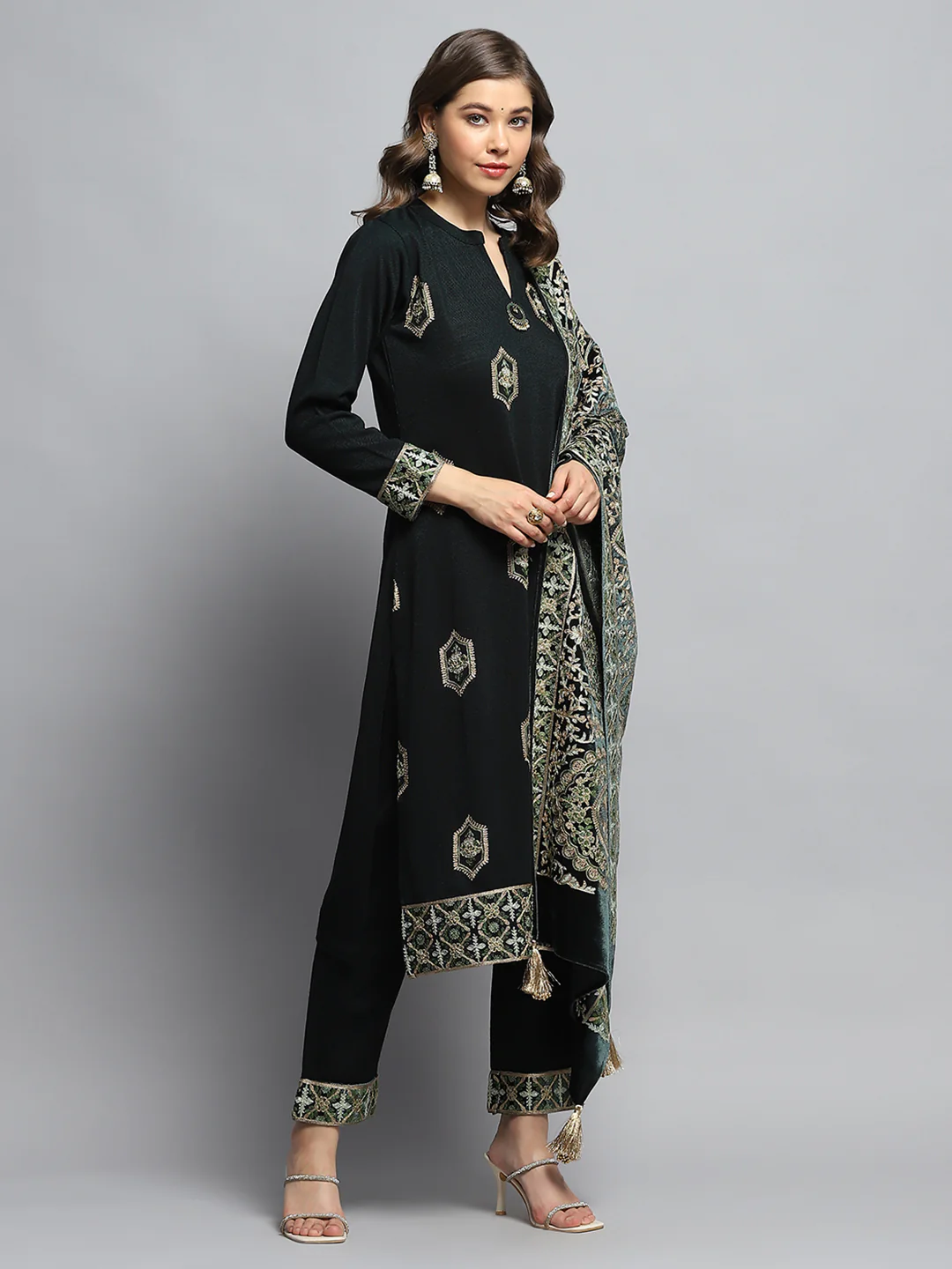 Women Green Self Design Round Neck Full Sleeve Kurti Set & Stole - Image 4