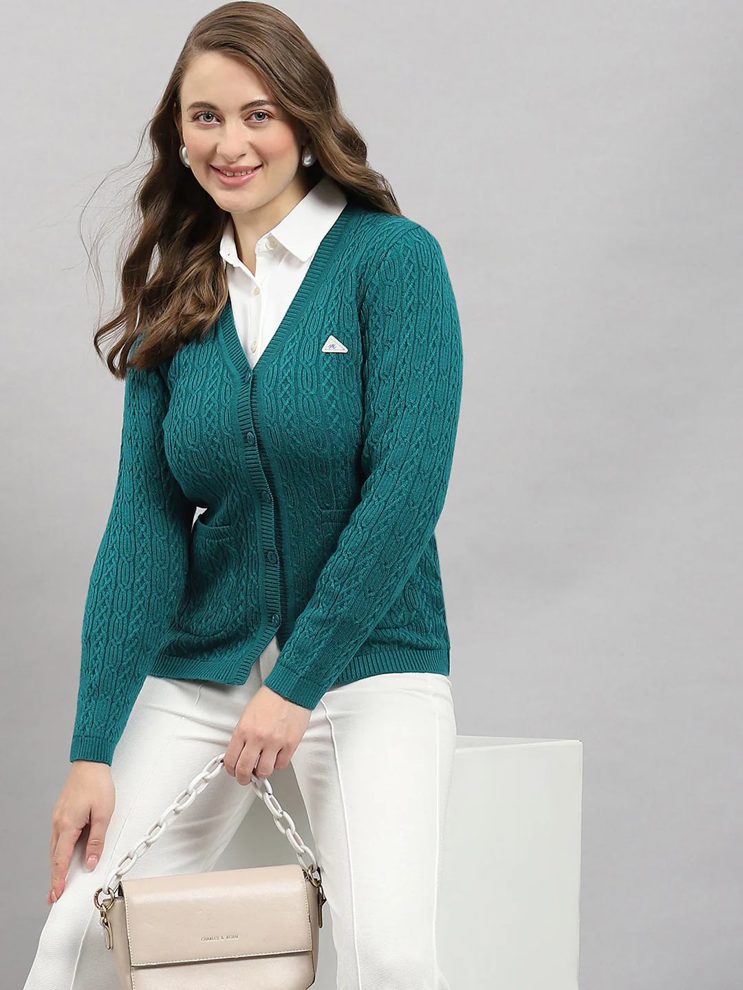 Women Green Self Design V Neck Full Sleeve Cardigan - Image 6