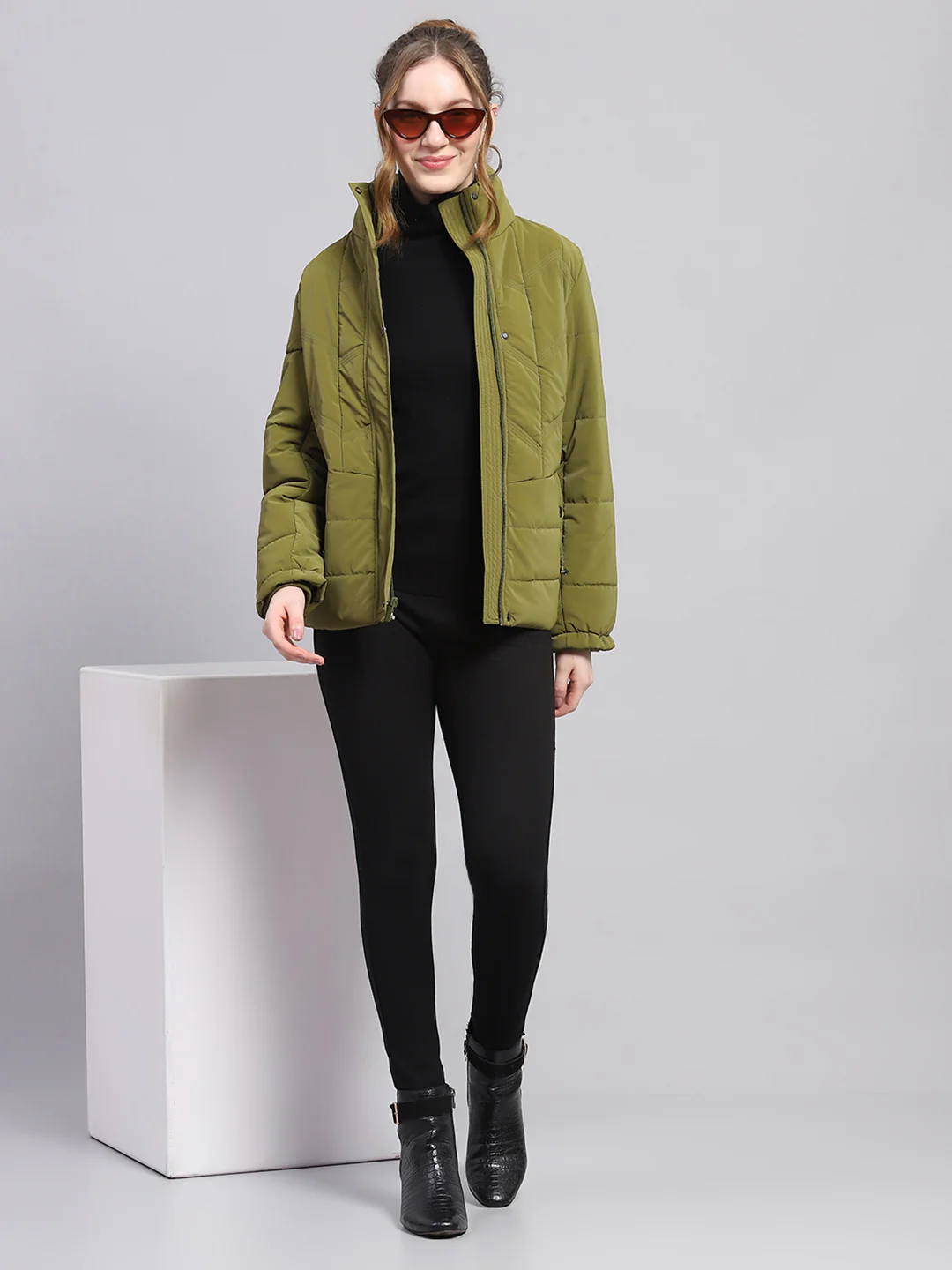 Women Green Solid High Neck Full Sleeve Jacket - Image 2