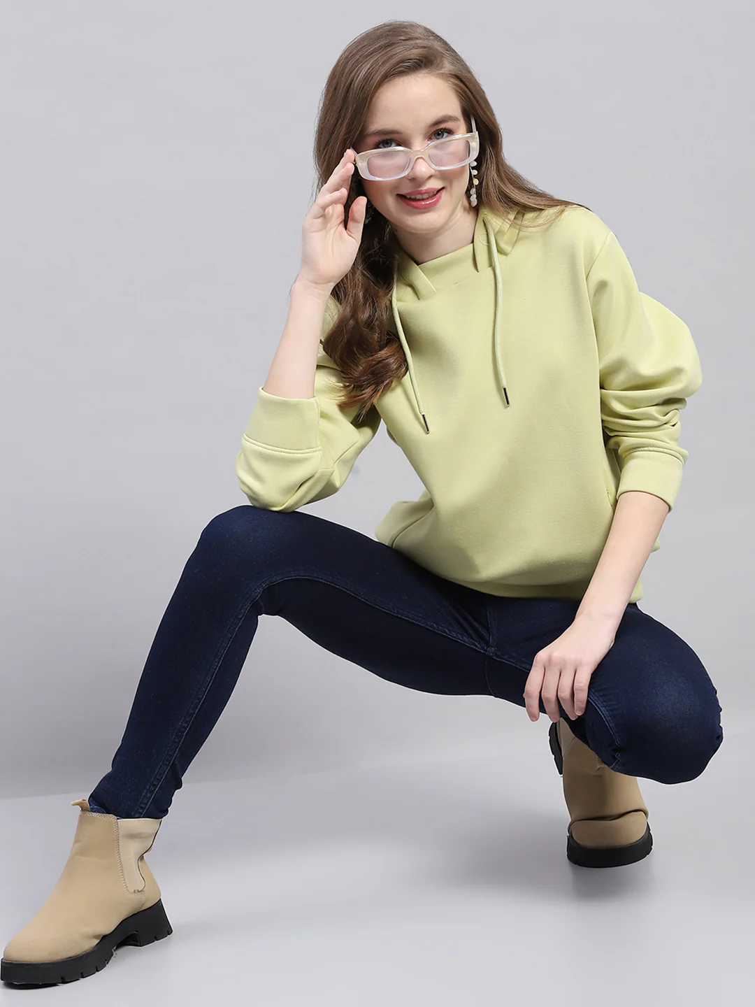Women Green Solid Hooded Full Sleeve Sweatshirt - Image 2