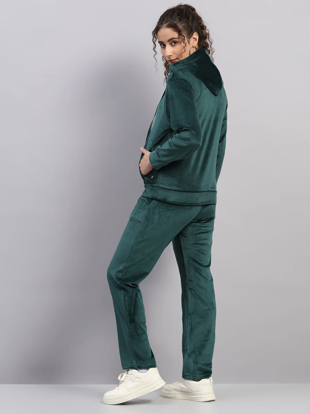 Women Green Solid Hooded Full Sleeve Winter Tracksuit - Image 5