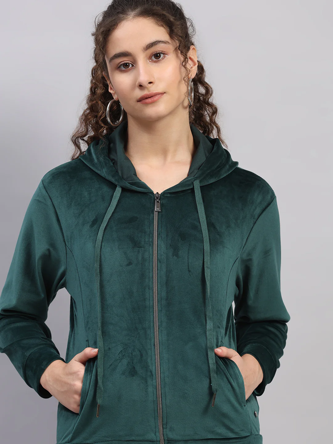 Women Green Solid Hooded Full Sleeve Winter Tracksuit - Image 7