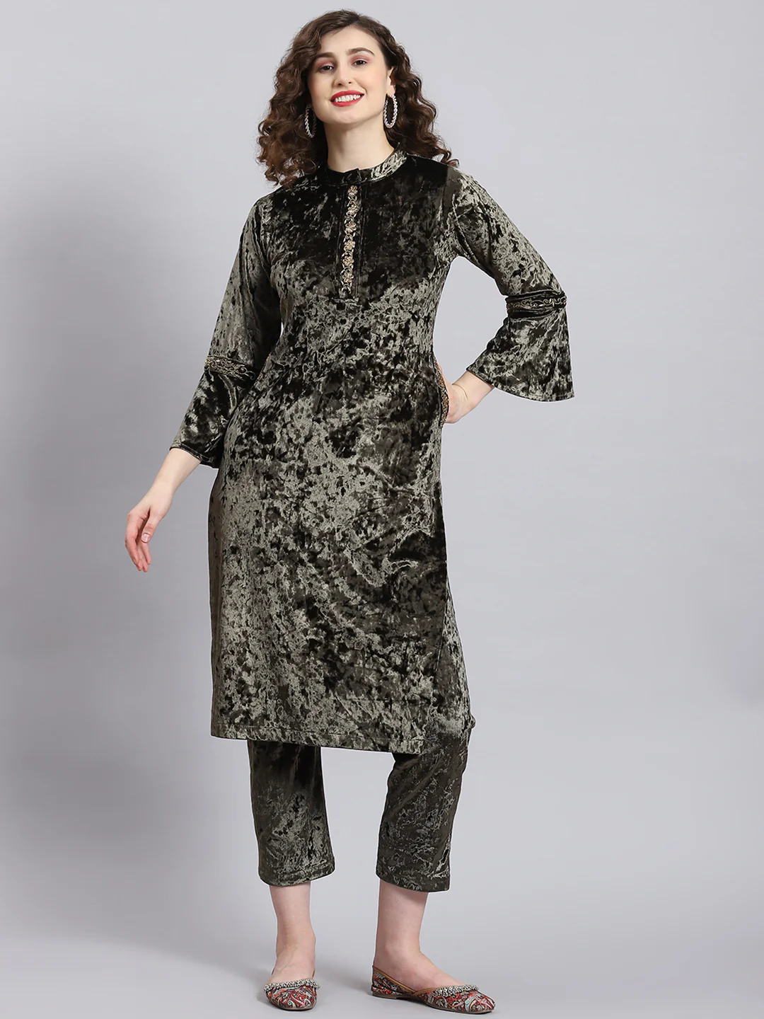 Women Green Solid Mock Collar Full Sleeve Kurtis Set - Image 5