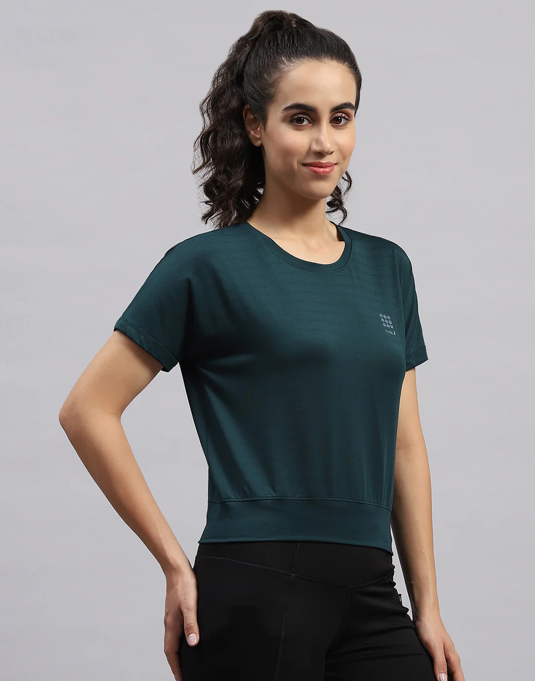 Rock.it Women Green Solid Round Neck Half Sleeve Top - Image 4