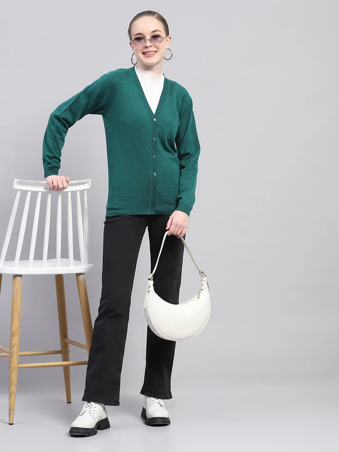Women Green Solid V Neck Full Sleeve Cardigan - Image 2