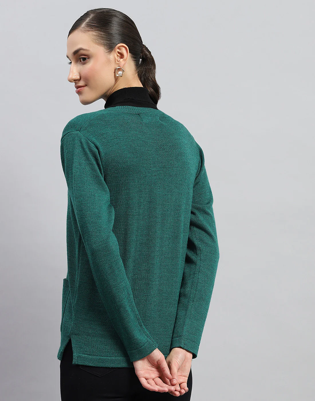 Women Green Solid V Neck Full Sleeve Cardigan - Image 5