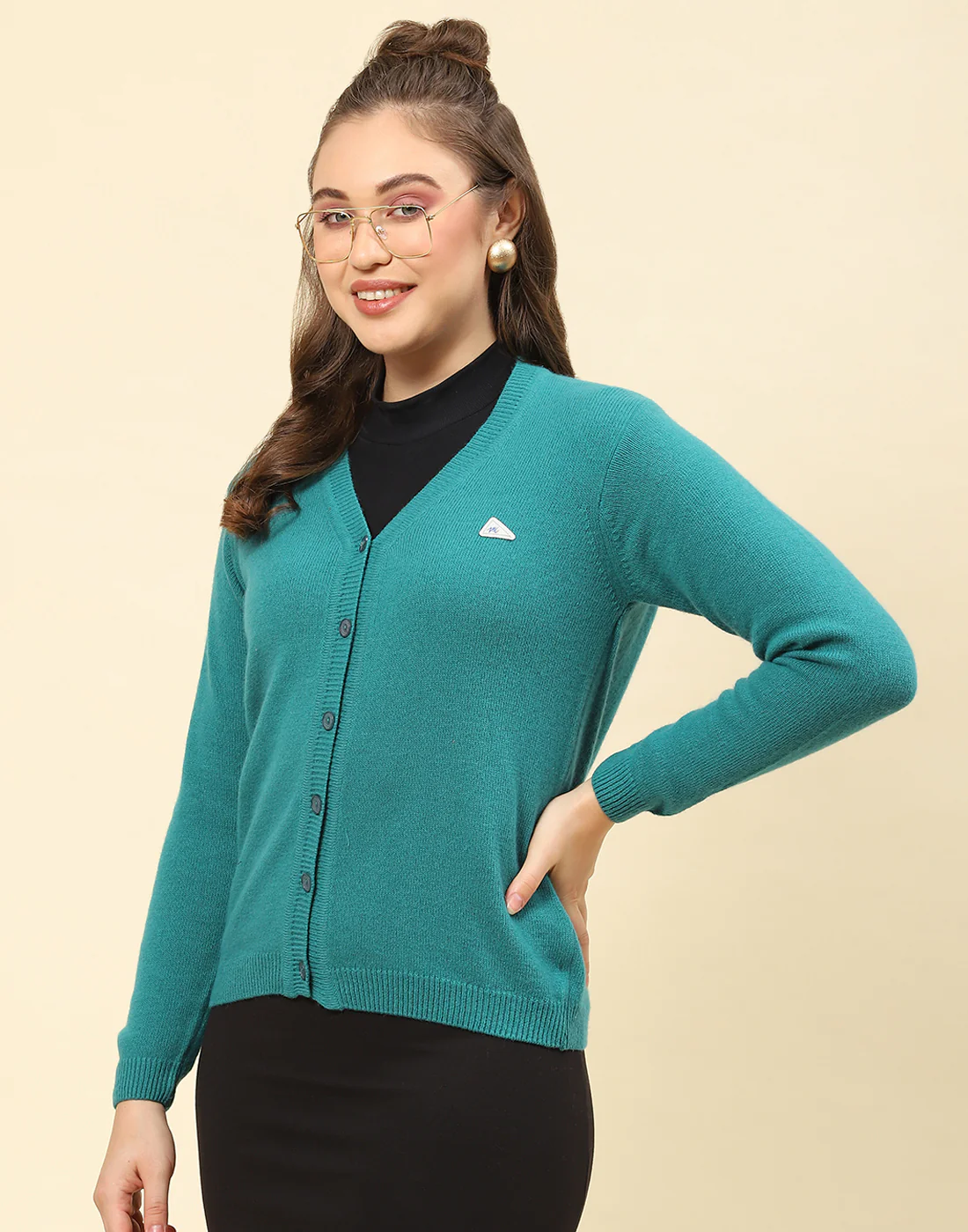 Women Green Solid V Neck Full Sleeve Cardigan - Image 3