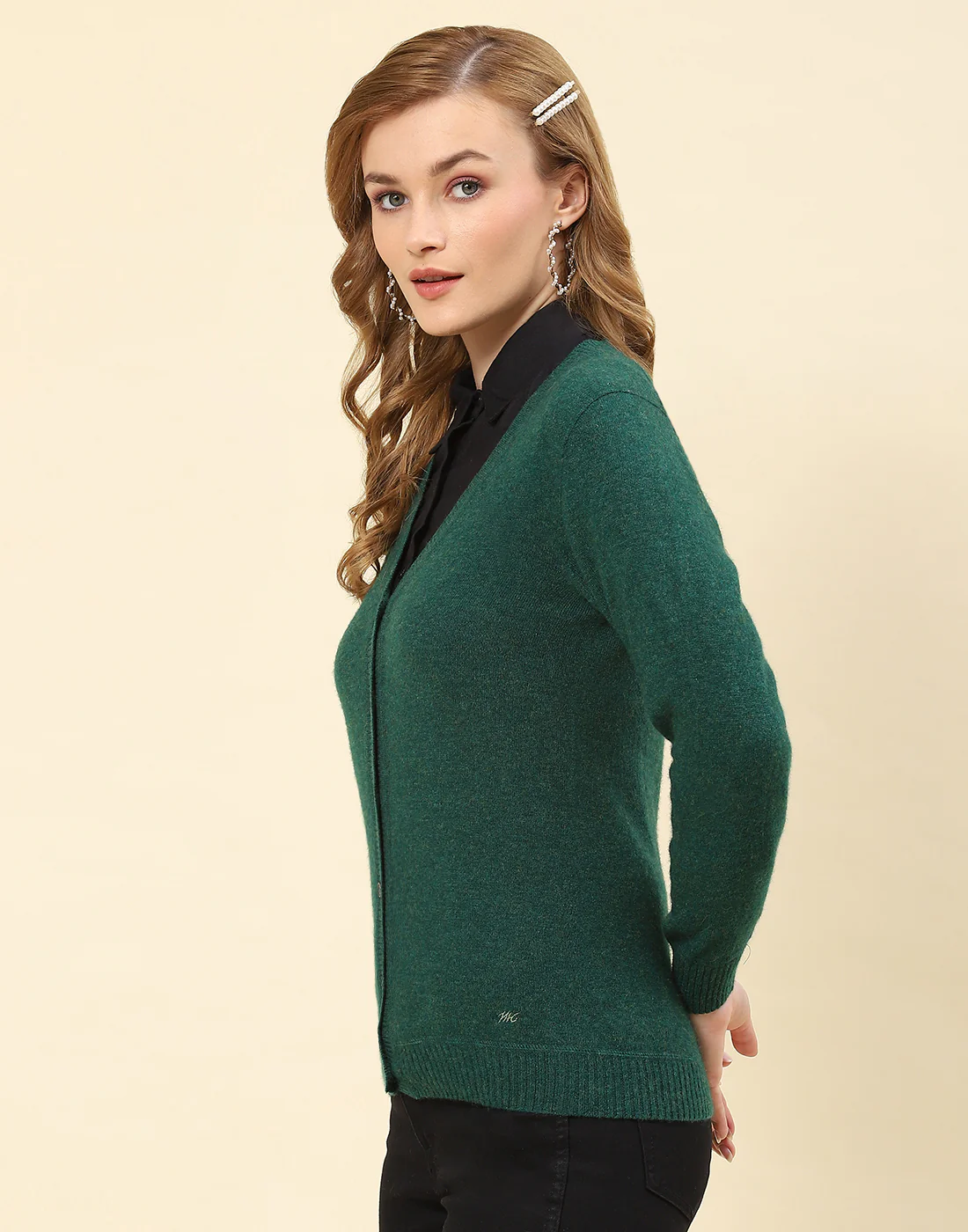 Women Green Solid V Neck Full Sleeve Cardigan - Image 3
