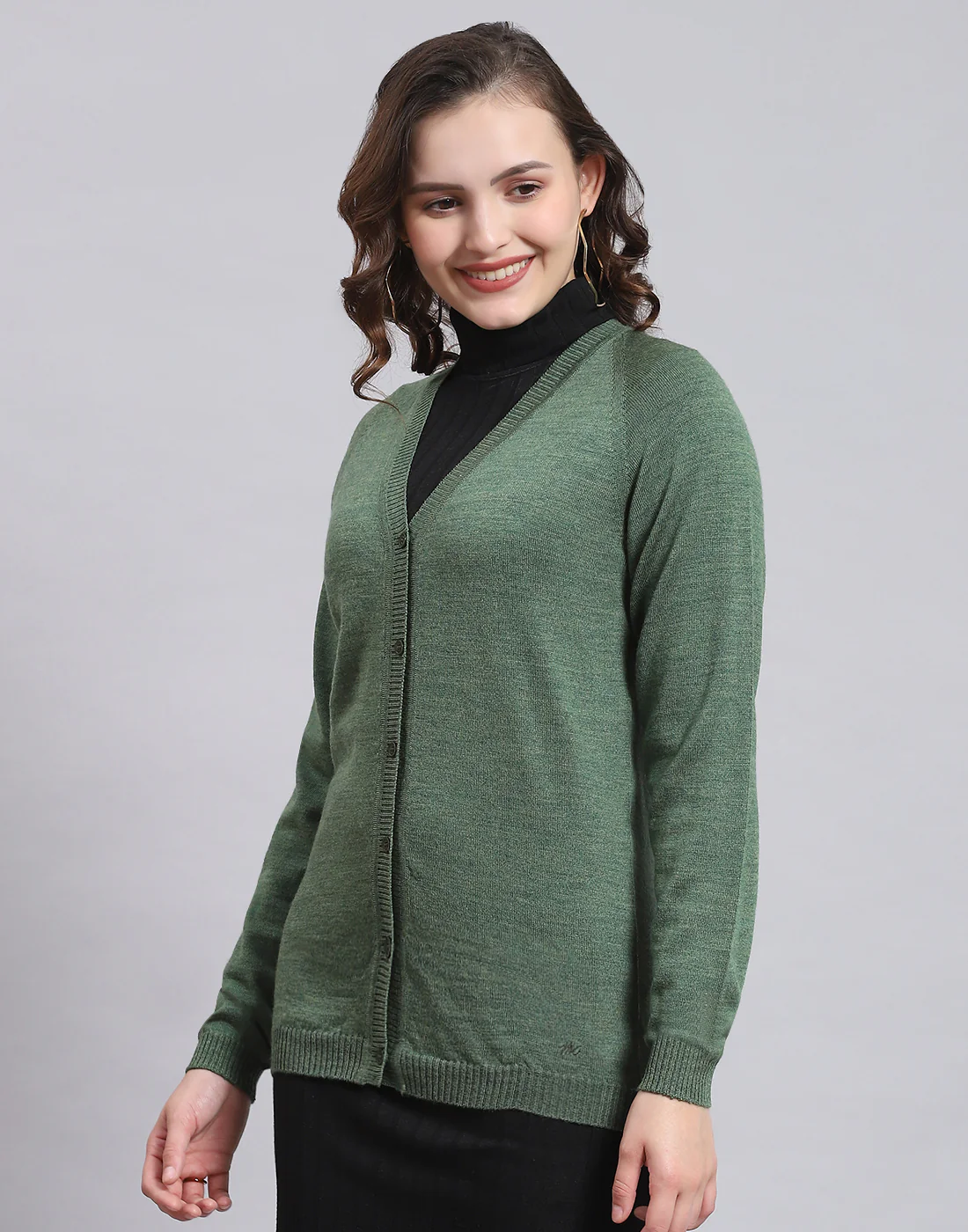 Women Green Solid V Neck Full Sleeve Sweater - Image 3