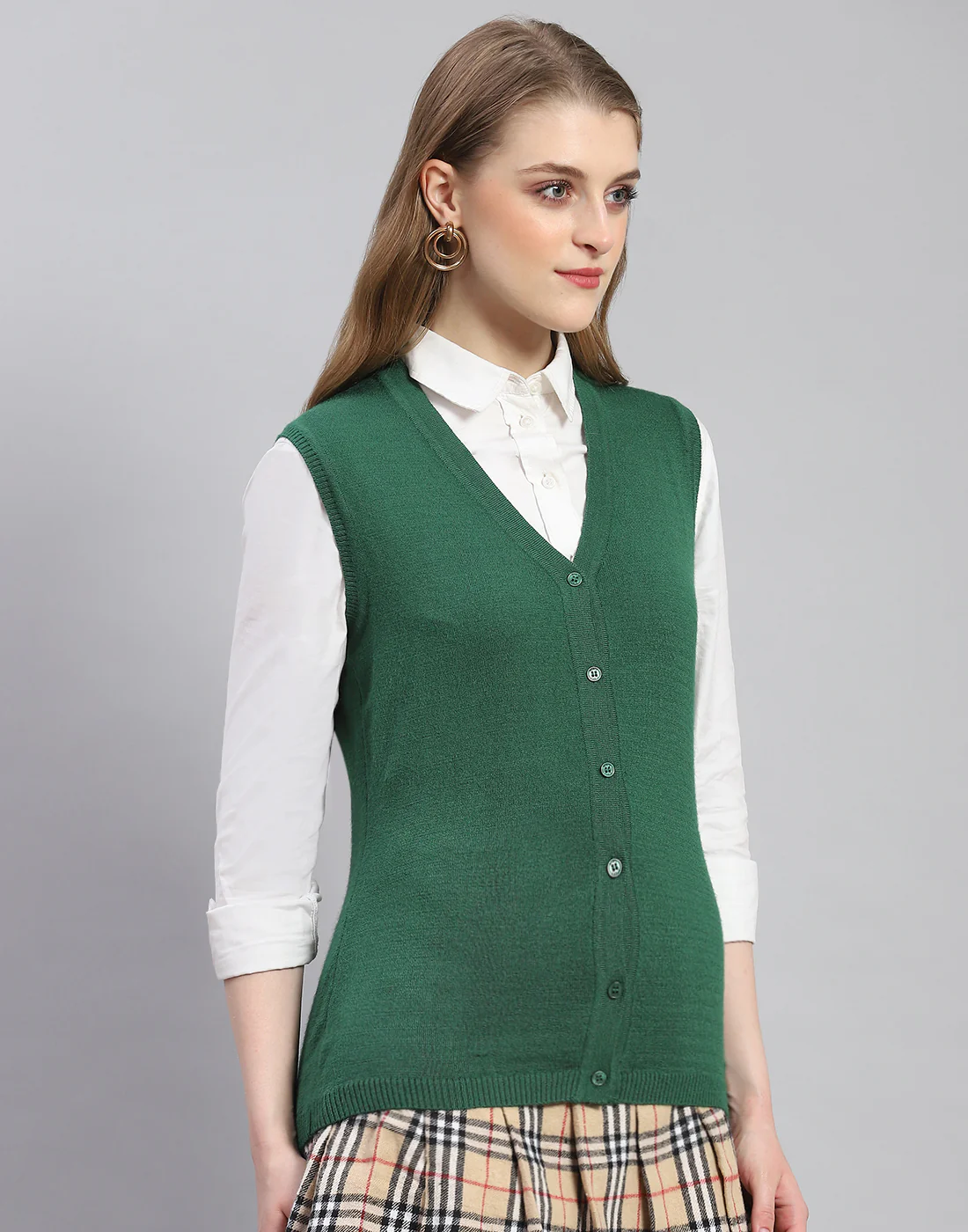 Women Green Solid V Neck Sleeveless Cardigan - Image 4