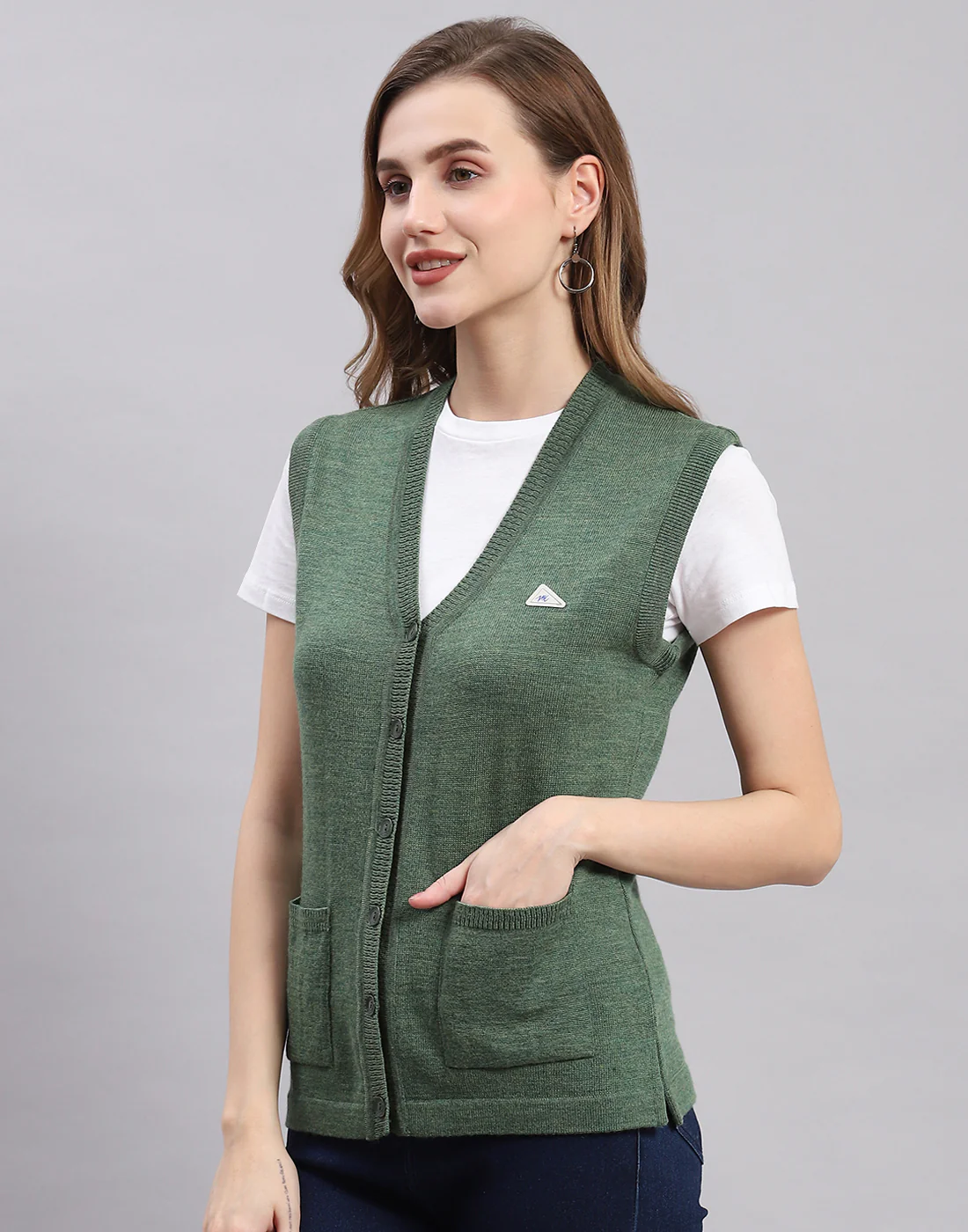Women Green Solid V Neck Sleeveless Cardigan - Image 3