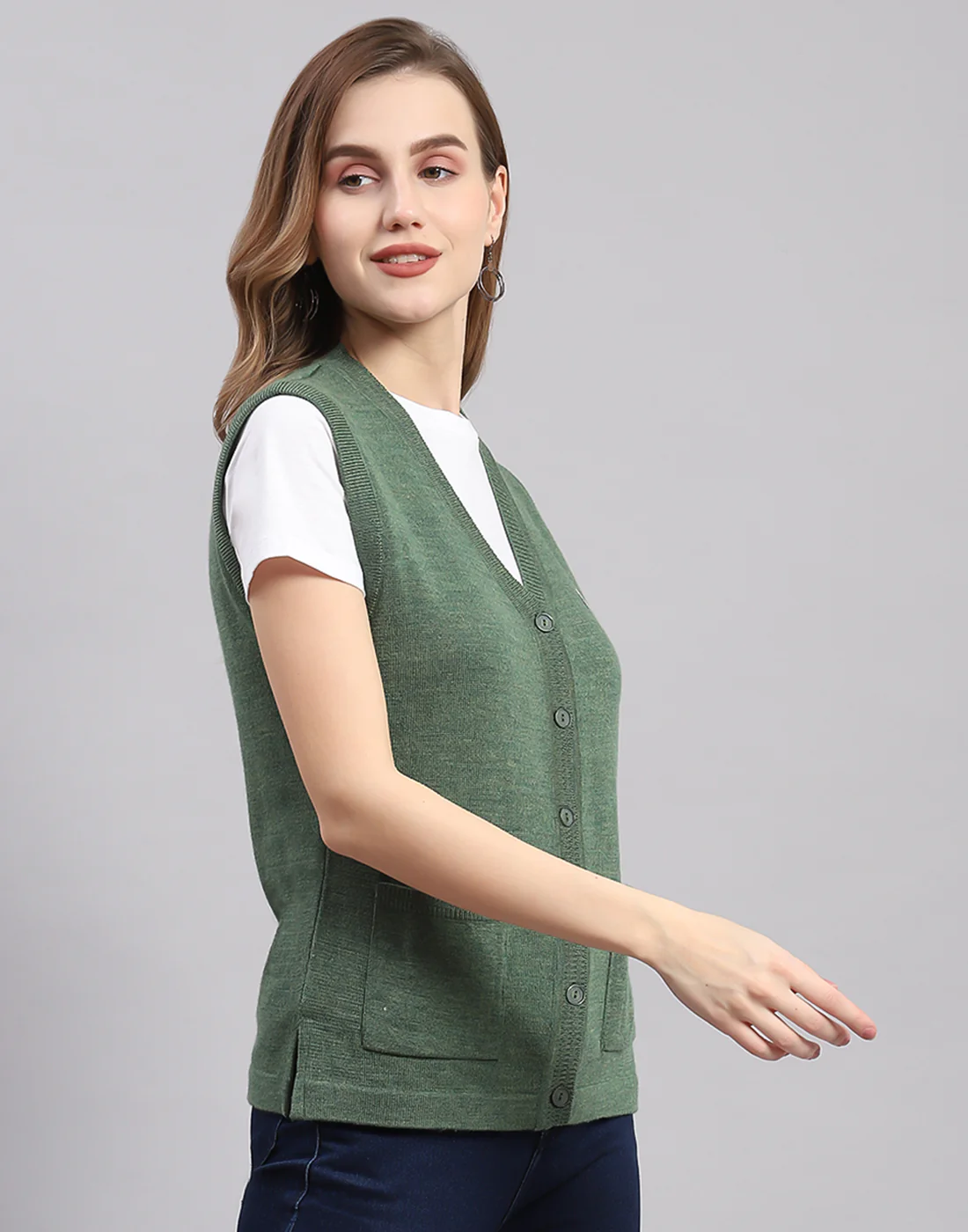 Women Green Solid V Neck Sleeveless Cardigan - Image 4