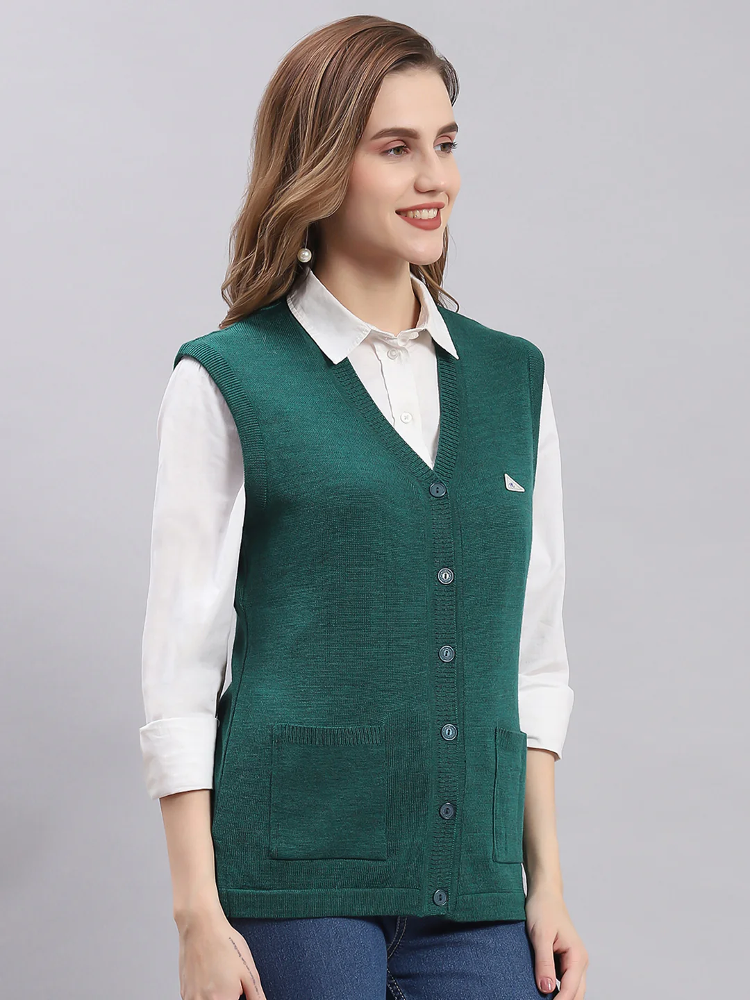 Women Green Solid V Neck Sleeveless Cardigans - Image 4