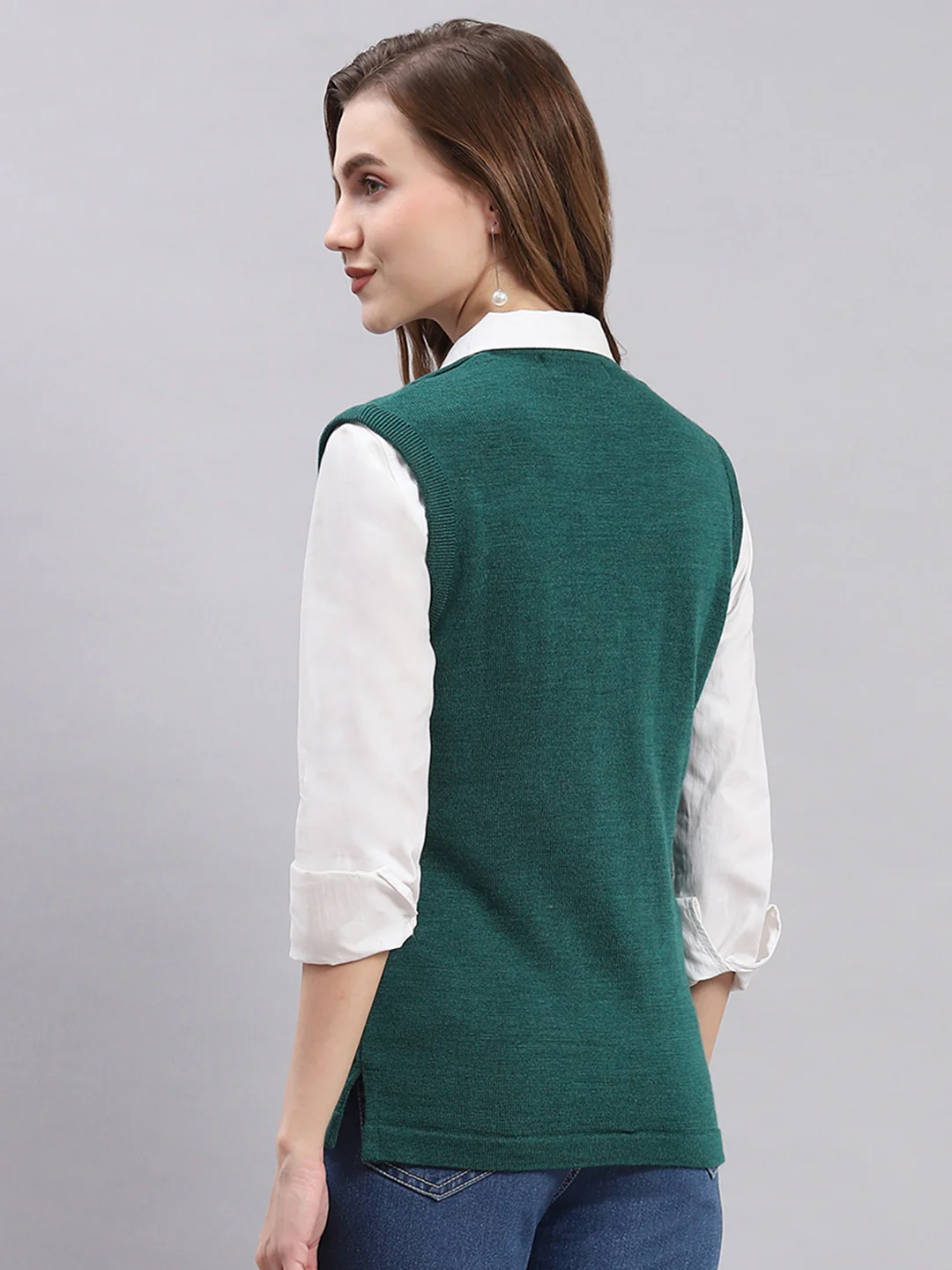Women Green Solid V Neck Sleeveless Cardigans - Image 5