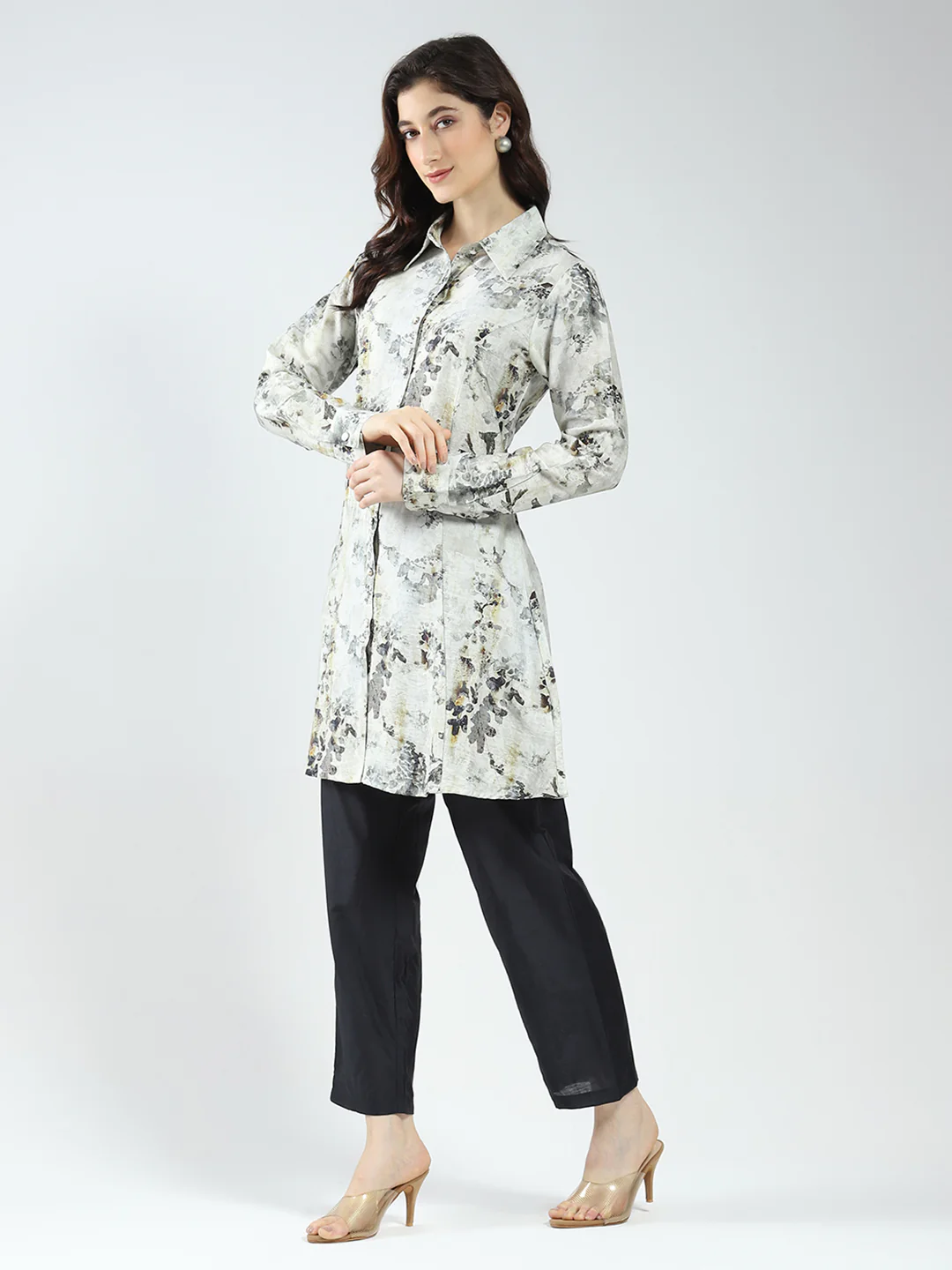 Women Grey & Black Printed Collar Full Sleeve Cords Set - Image 4