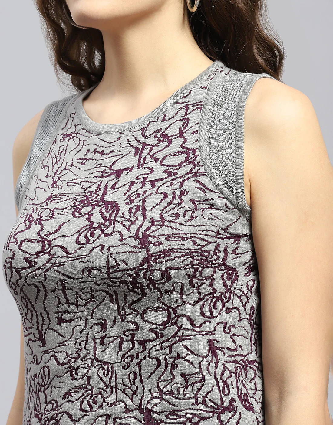 Women Grey Printed Round Neck Sleeveless Top - Image 2