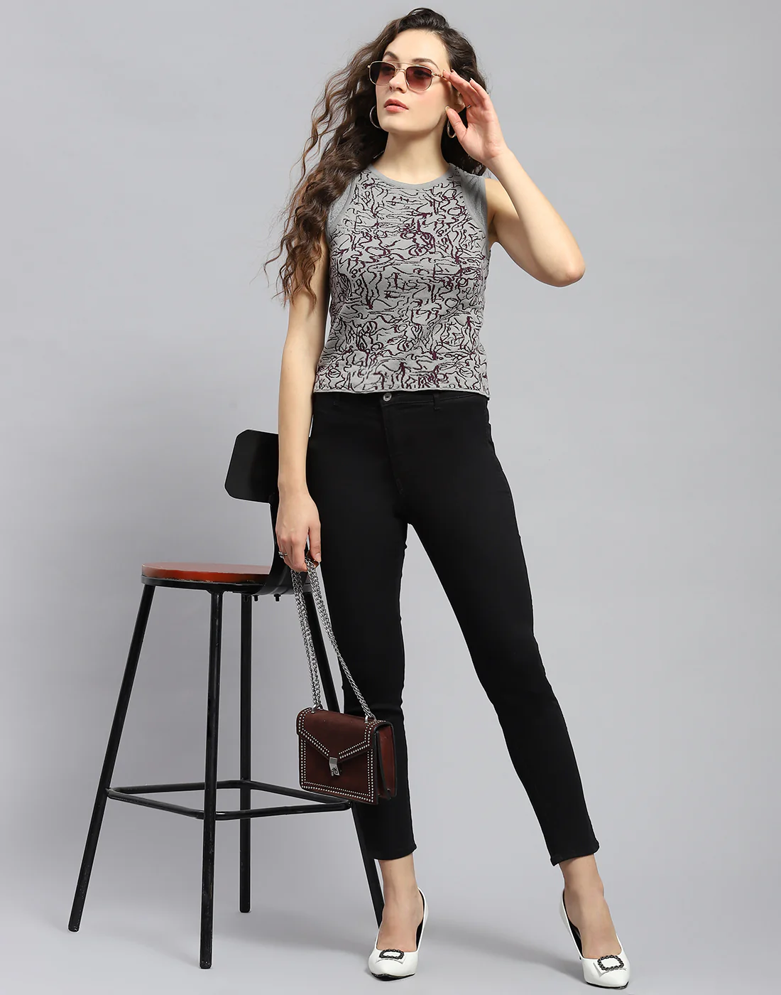 Women Grey Printed Round Neck Sleeveless Top - Image 3