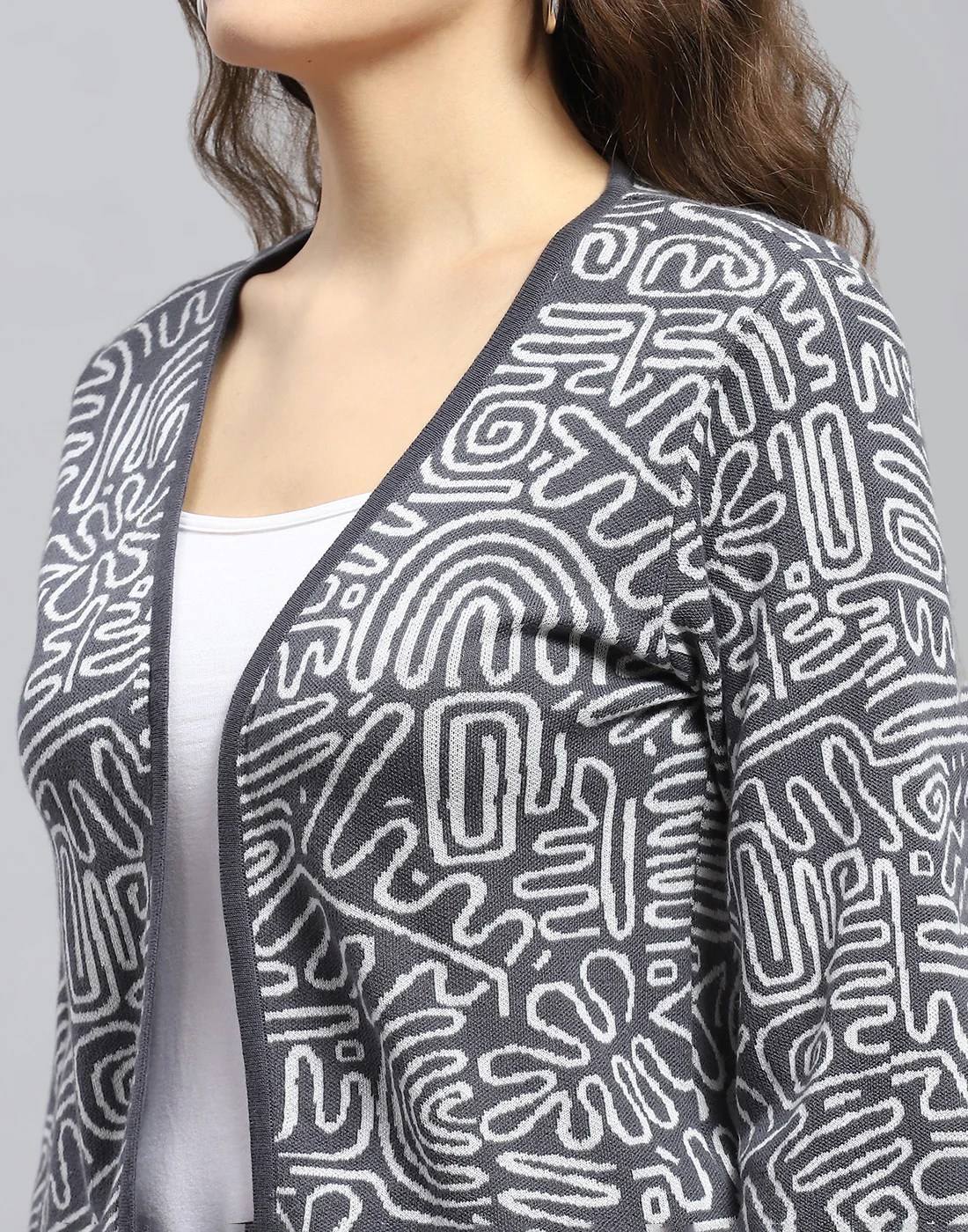 Women Grey Printed V Neck 3/4 Sleeve Shrug - Image 6