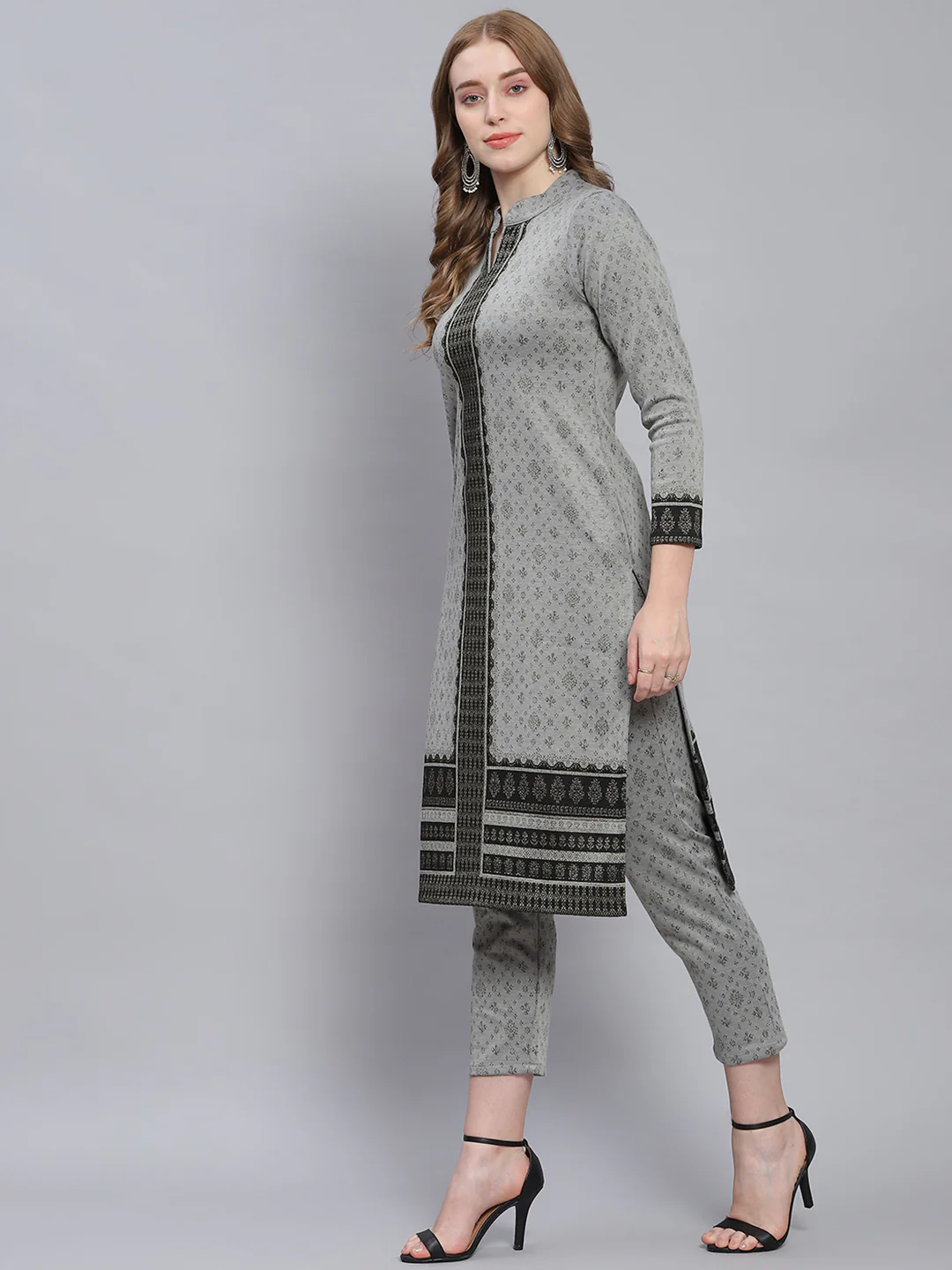 Women Grey Self Design Collar Full Sleeve Kurtis Set - Image 4