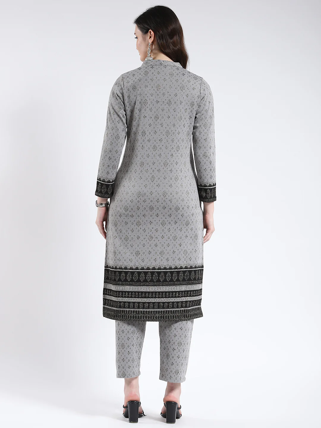Women Grey Self Design Band Neck Full Sleeve Kurti Set for Winter - Image 5