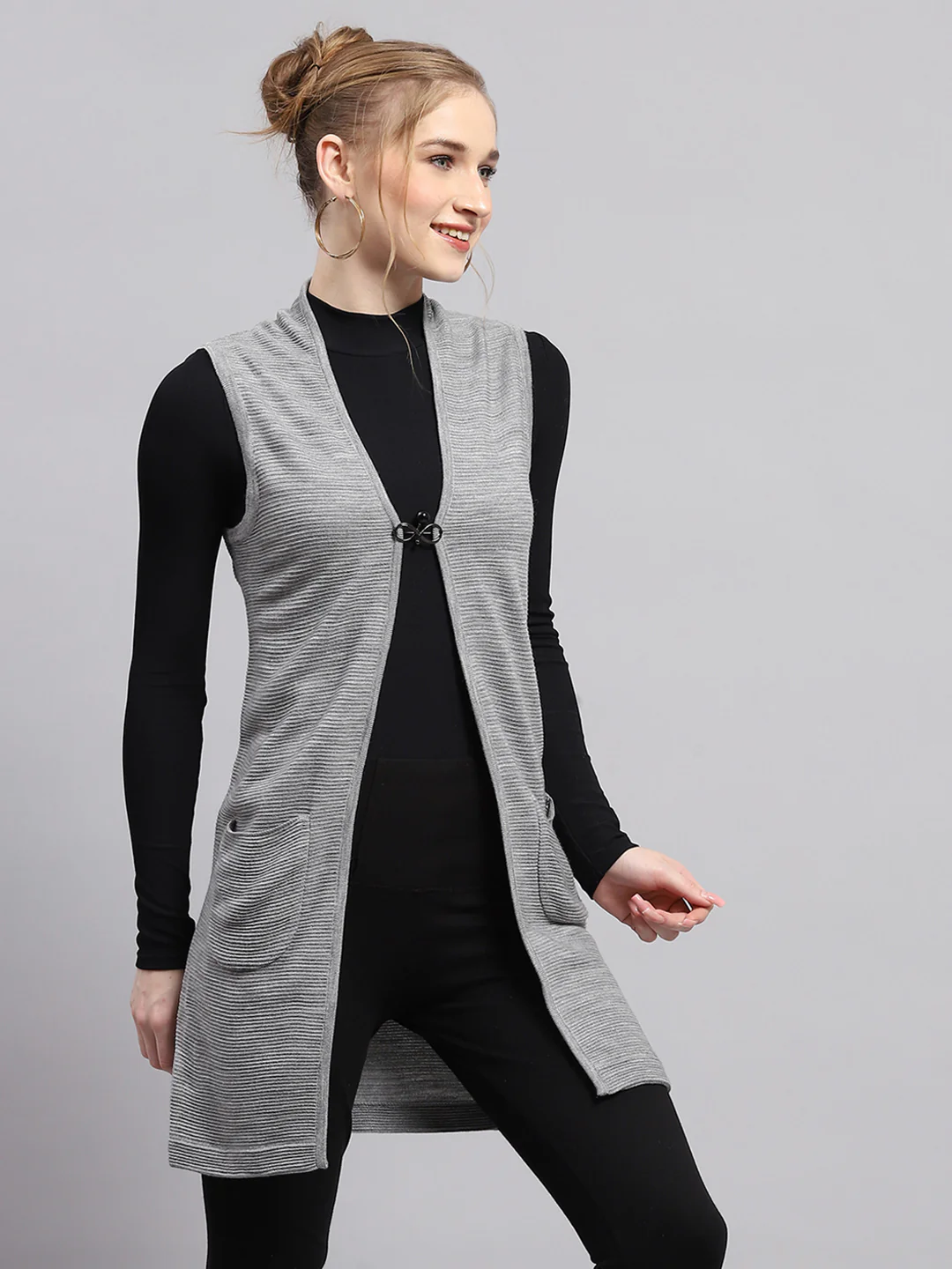 Women Grey Self Design Front Open Sleeveless Cardigan - Image 4